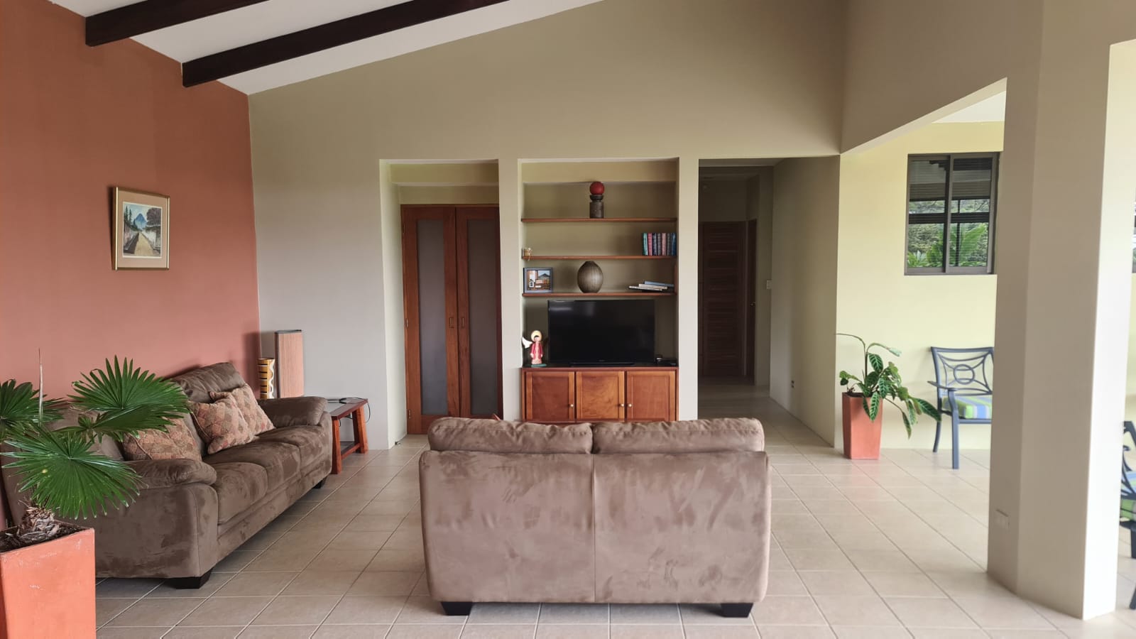  Beautiful 3 Bedroom 2 Bathroom Furnished Home in El Aguacate photo 9