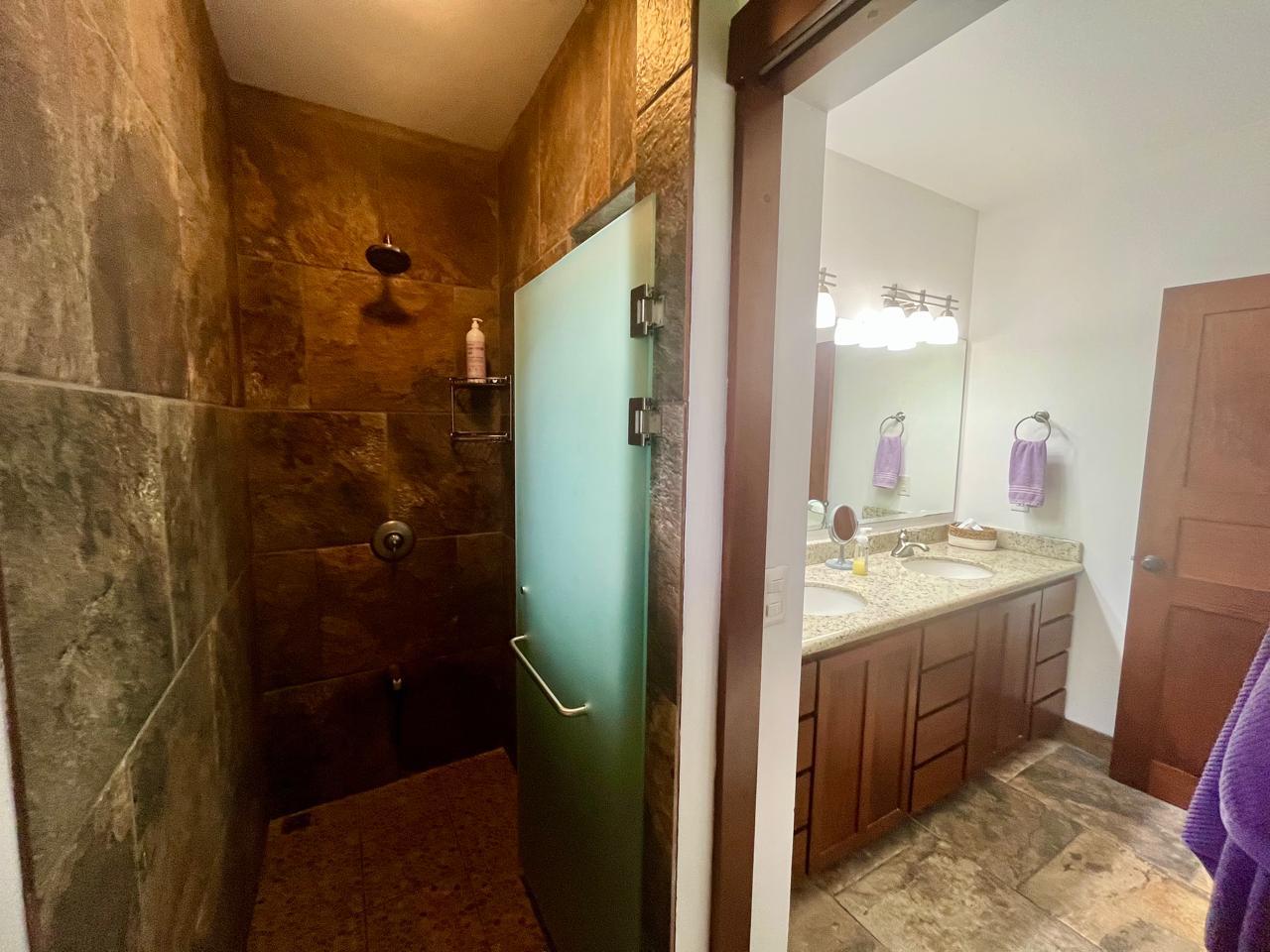 Spacious 1 BD 1 BA Residence with Lake Arenal View in Tronadora photo 10