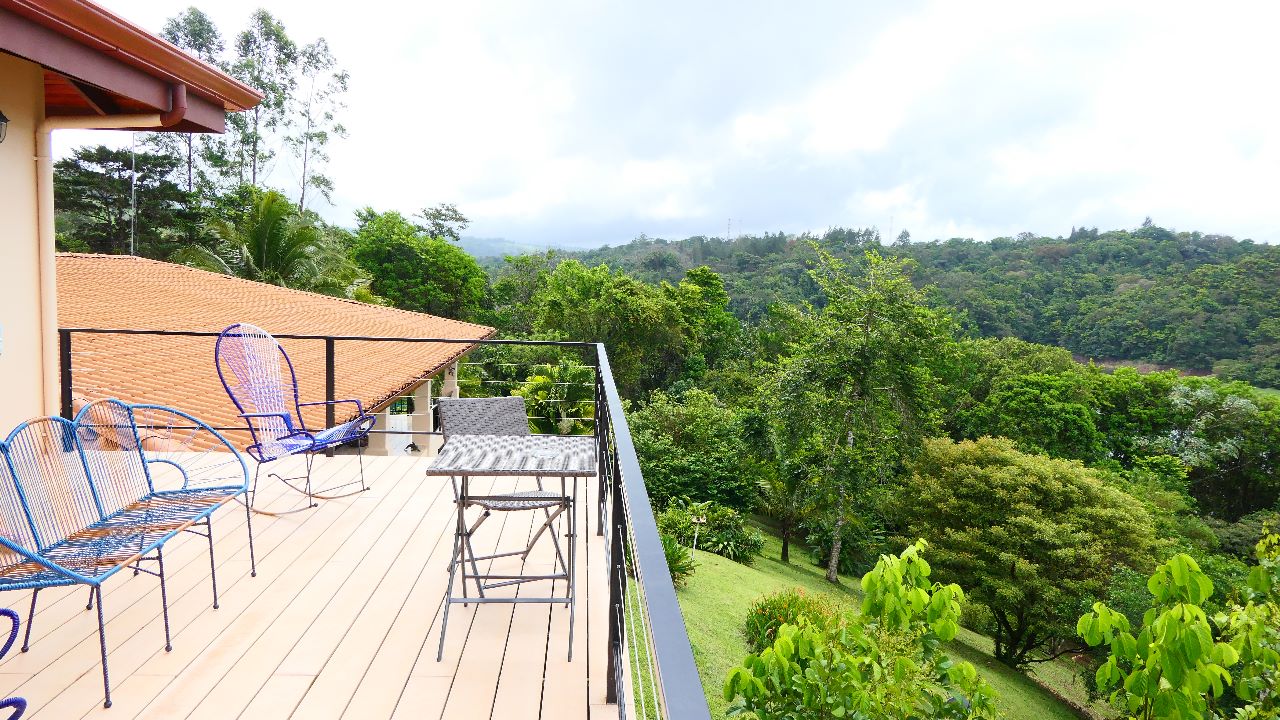 A new beautiful 2 BD/2 BA lake, volcano & rain forest view Casita  photo 32