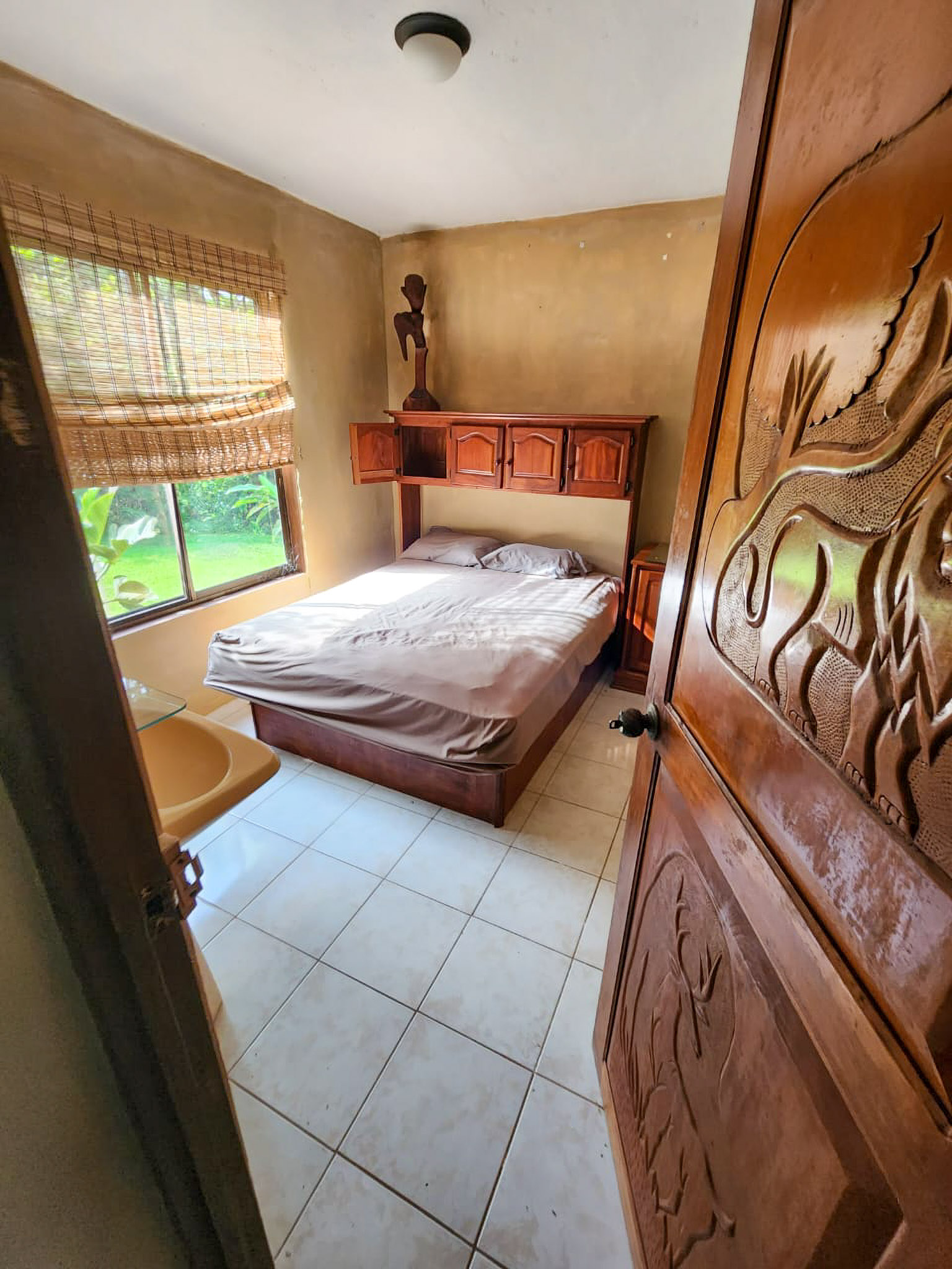 Lake view Residence 6 BD/5BA with Commercial Opportunity photo 12