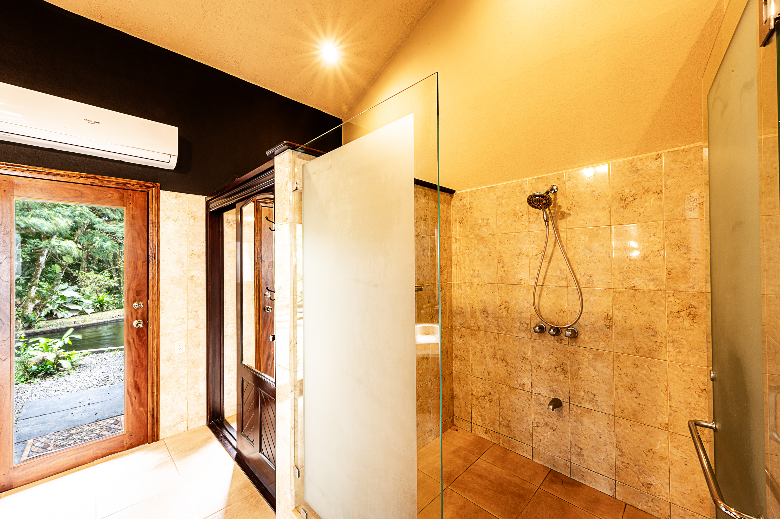 Spacious Arenal View Home with Cabins, Pavilion & Nature Trails  photo 37