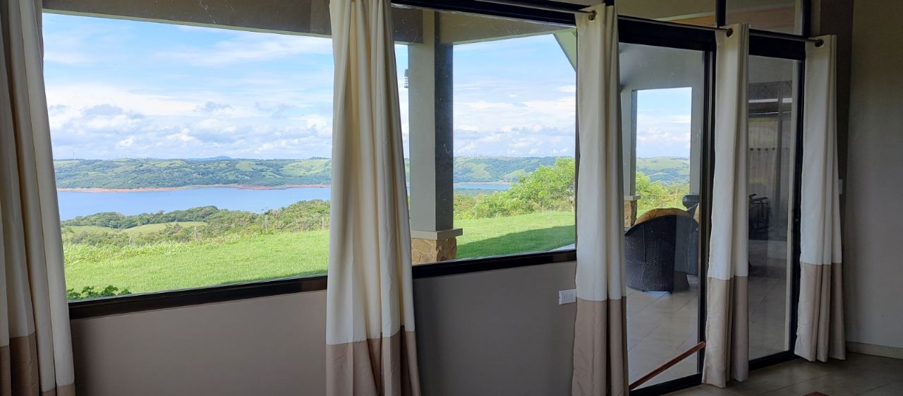 Luxury 2 Bedroom / 2 Bathroom Home W/  Stunning Lake & Volcano Views photo 21