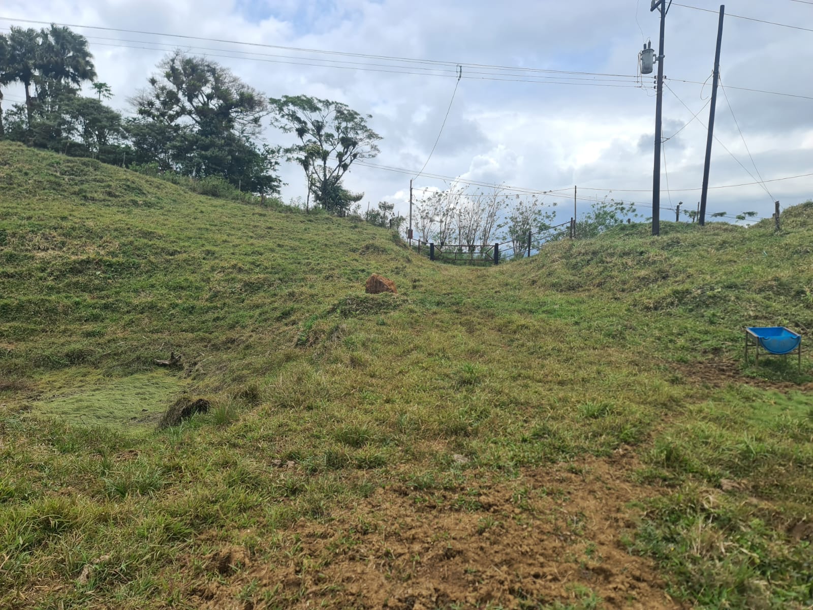 46,600 m2 (11,5 acres) Lot with Amazing Lake View in Nuevo Arenal photo 8