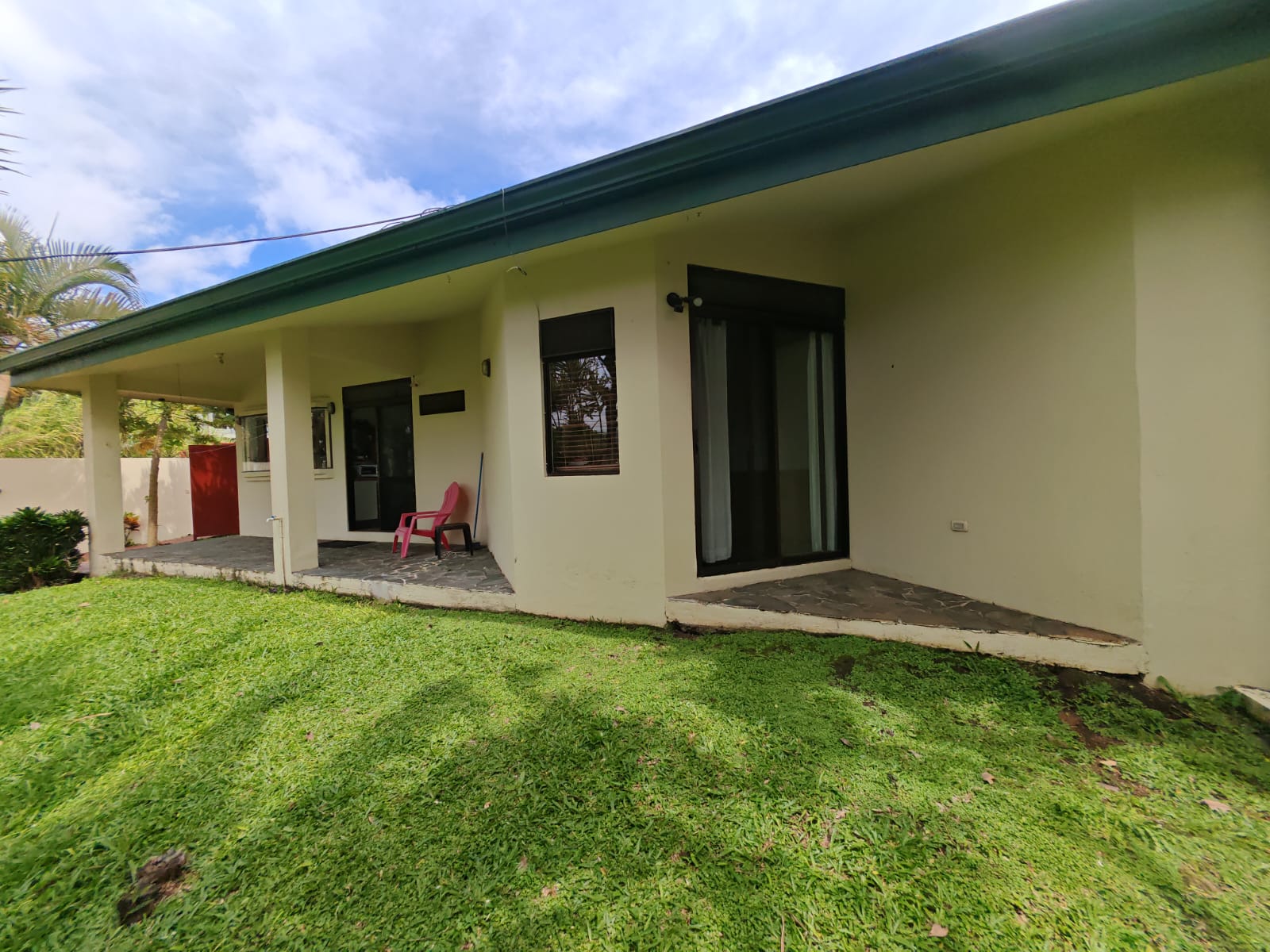 Charming 2BR Home + 1BR Casita on 1,000 m² Lot with Volcano & Lake Views photo 23