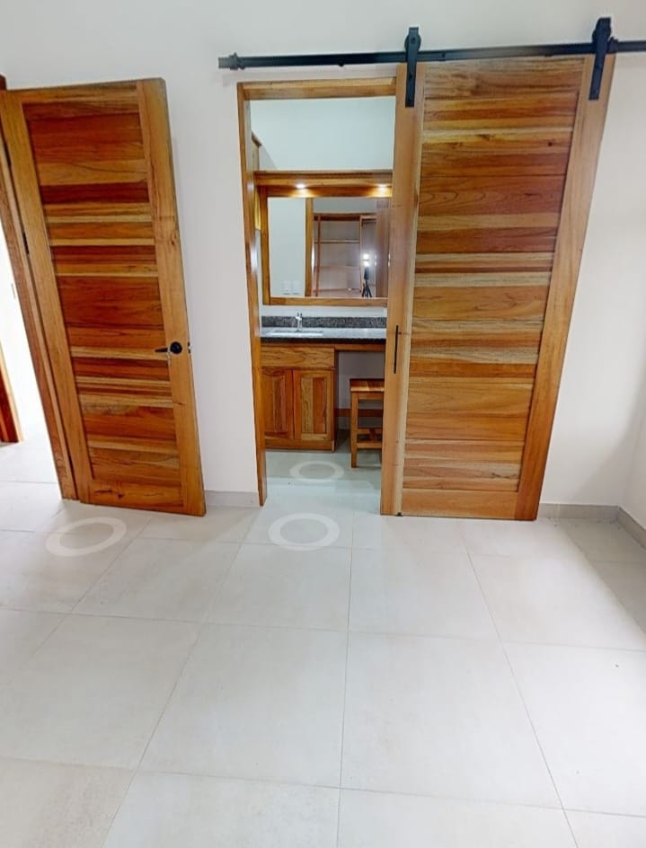 Charming Home 2BD 2BA in a Quiet Neighborhood Near Lake Arenal Park photo 9