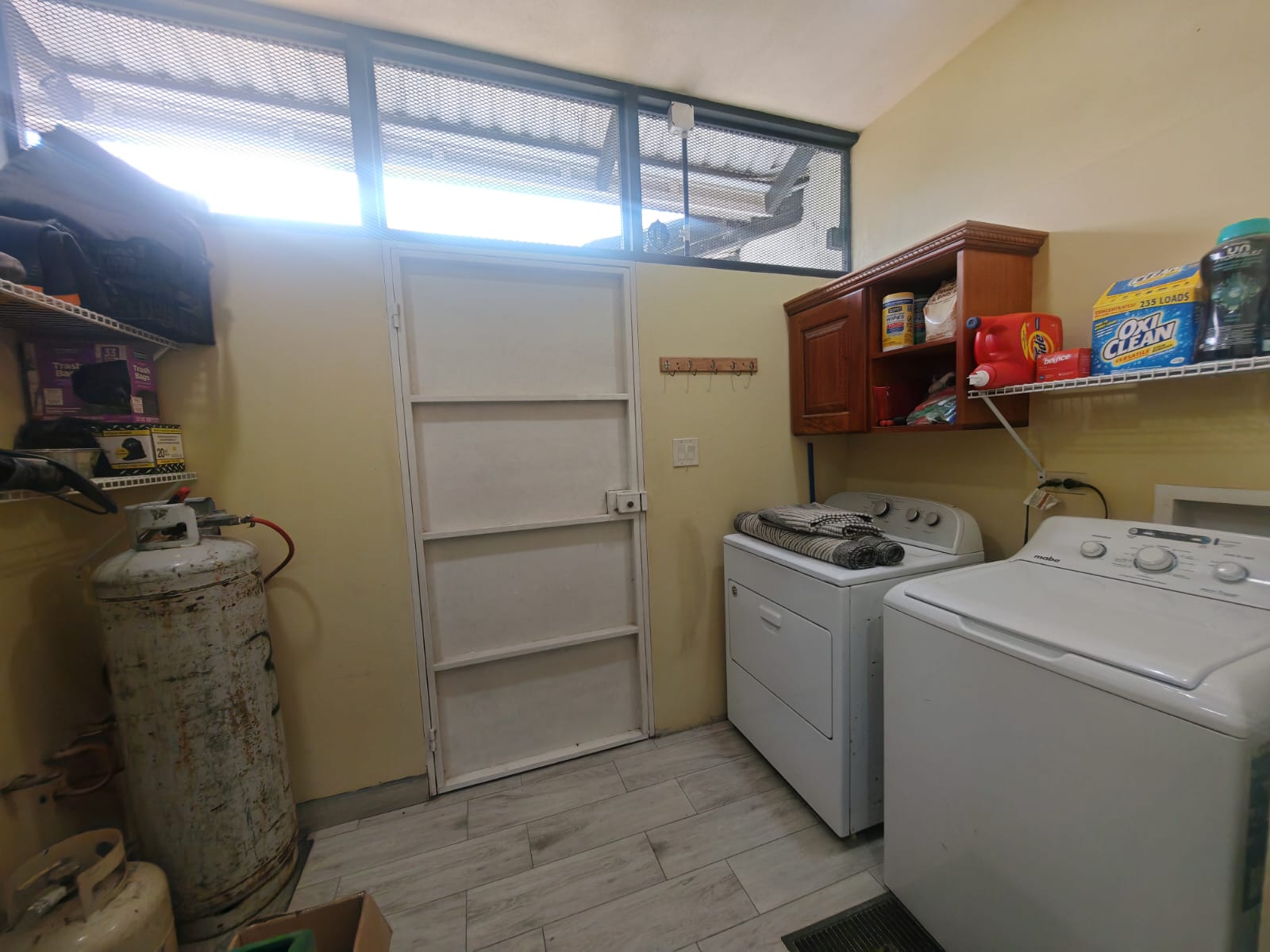 Spacious & Stylish Home 3BD 2BA + Apartment, Fully Furnished In Tronadora photo 20