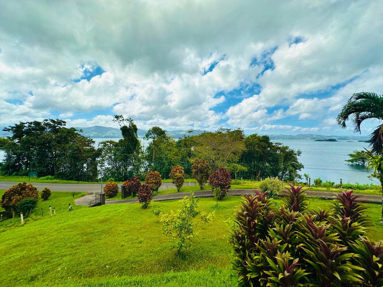 Charming Home with Lake Arenal Views – Spacious Lot & Natural Beauty  photo 28