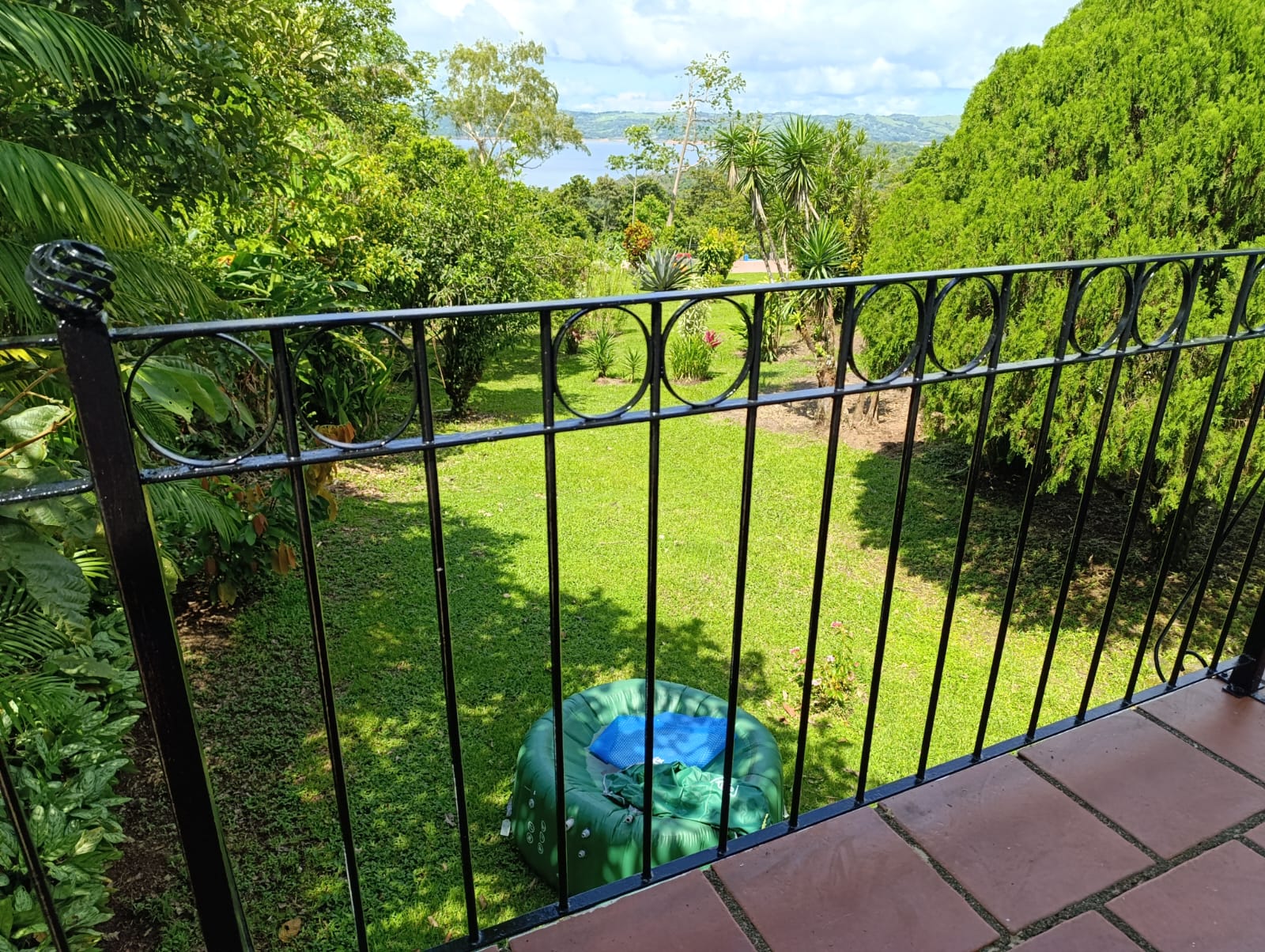 Beautiful 3 BD 2 BA Home in a 8 Acre Lot with Pool and Lake View photo 21