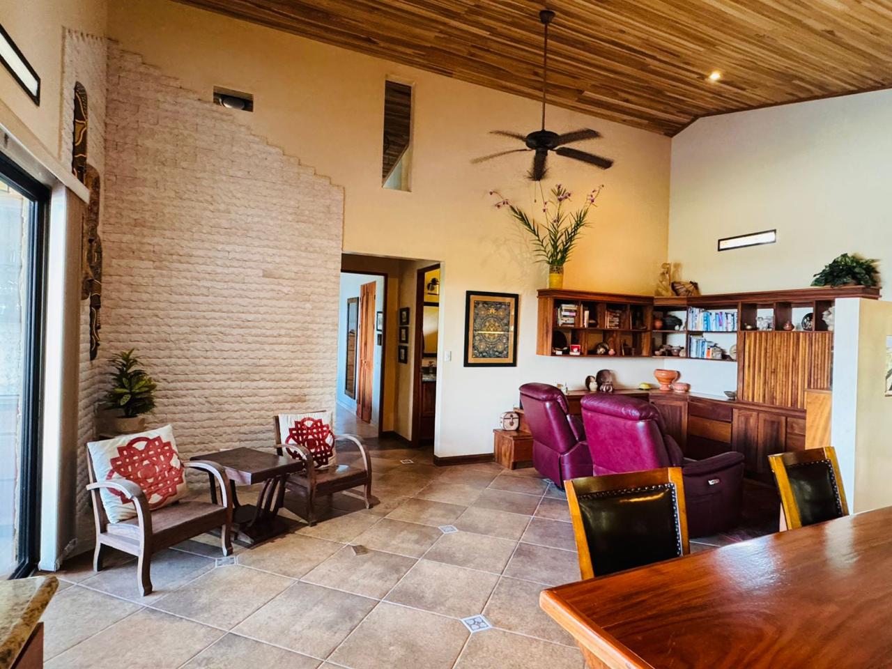 Lake & Volcano View Estate with Pool, Jacuzzi & Apt In El Aguacate photo 10