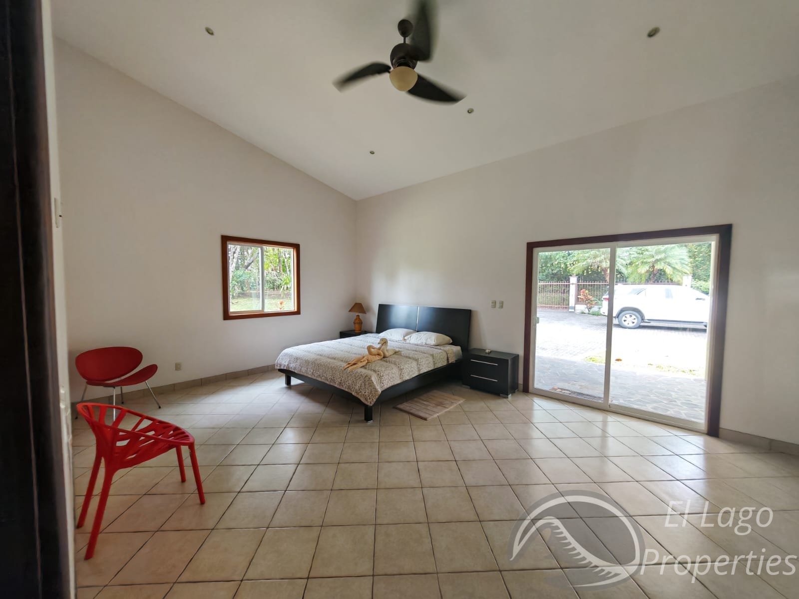 Luxurious Home 4 BD 4 BA With Amazing Lake Views In Nuevo Arenal  photo 14