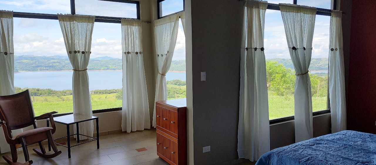 Luxury 2 Bedroom / 2 Bathroom Home W/  Stunning Lake & Volcano Views photo 18