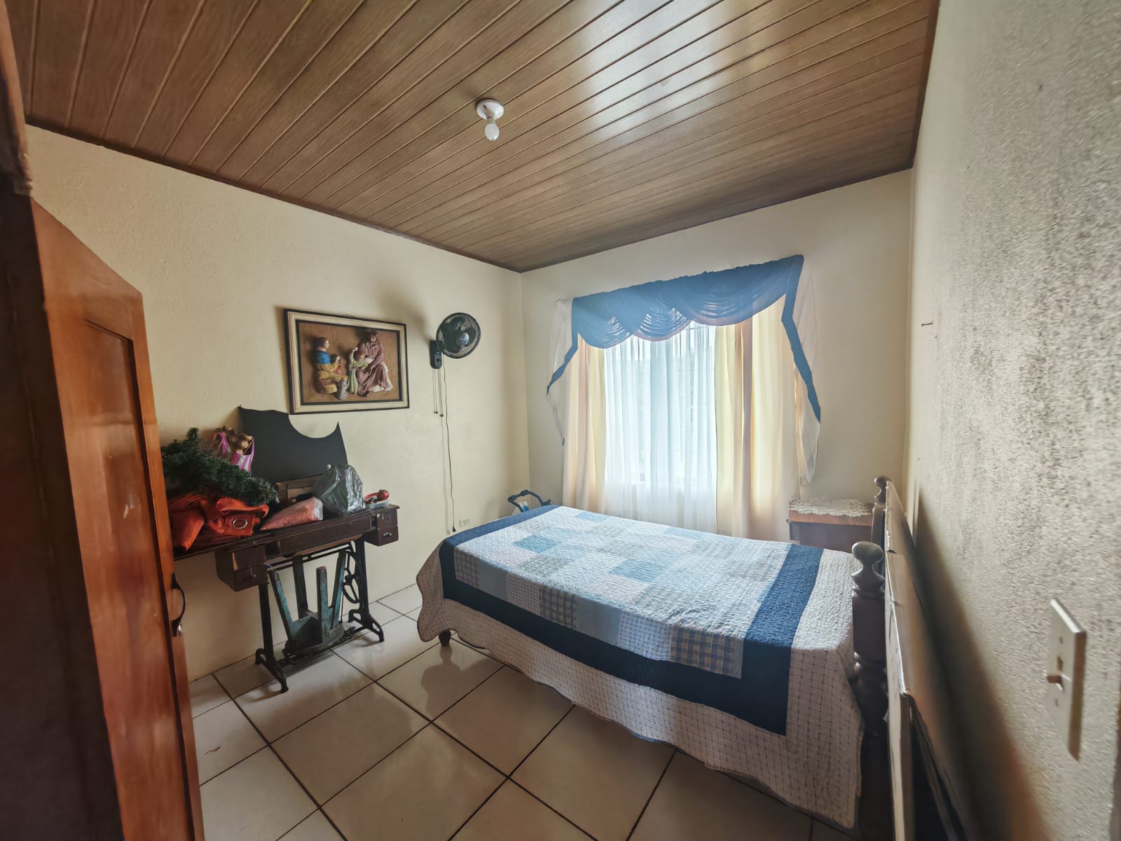 Beautiful 3-bedroom, 2-bathroom Home on a Sprawling 26,313 m² (6.5 Acres) lot  photo 13