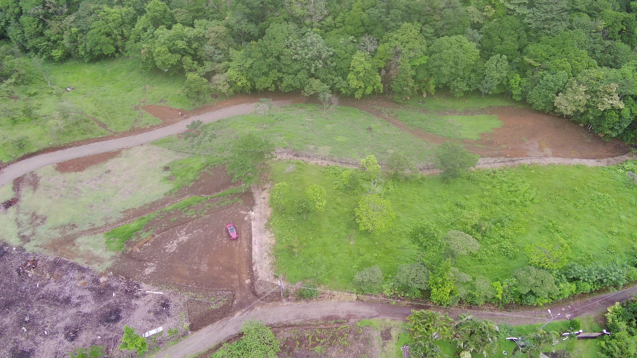 Beautiful 5502 m2 (1.35 Acre) Lolt with Amazing Lake Arenal Views in El Aguacate photo 9