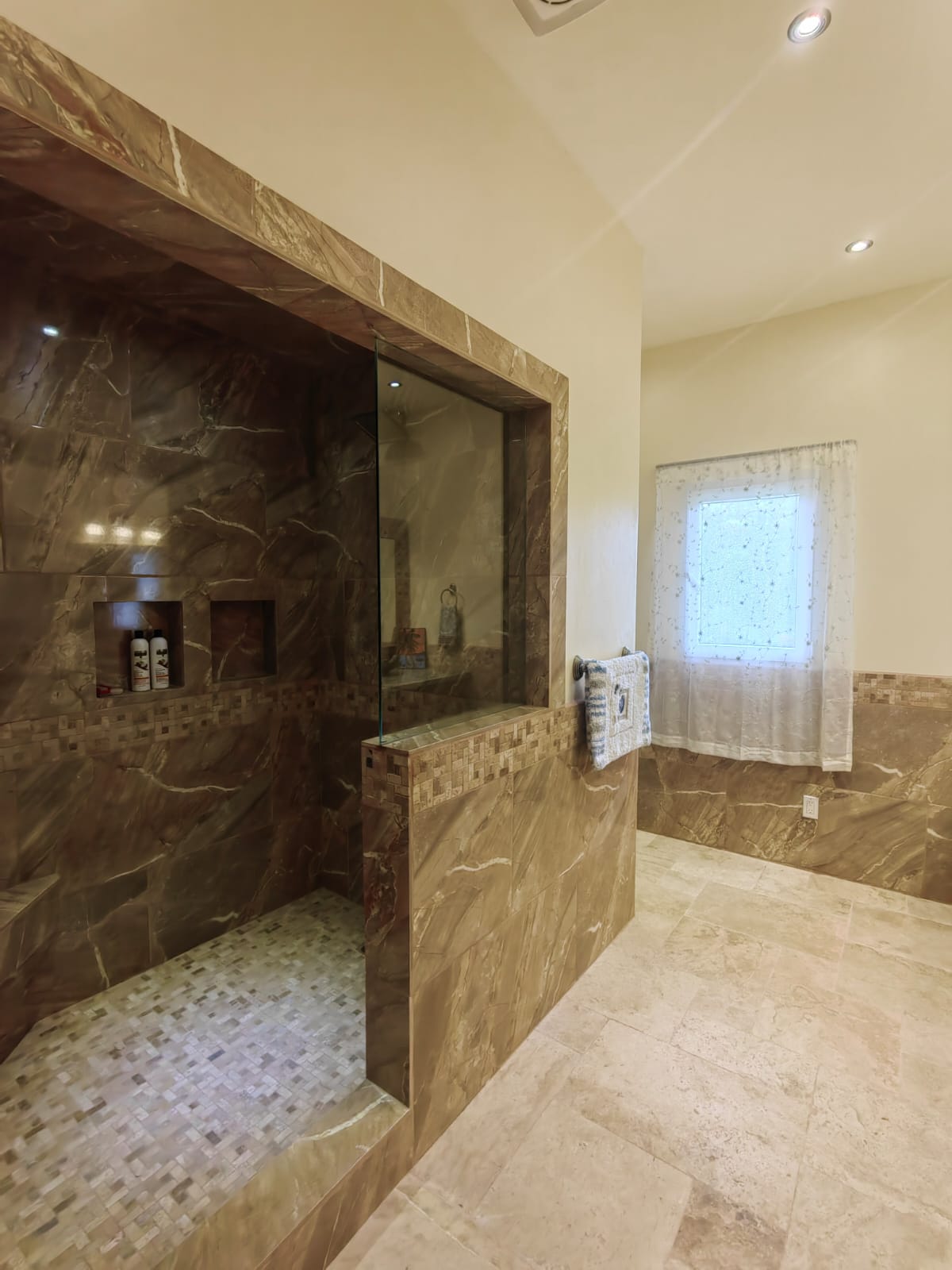 Luxury, Lake & Volcano View, 2BD/3BA Home in Gated Commuinty+1BD/1BA Apt photo 14