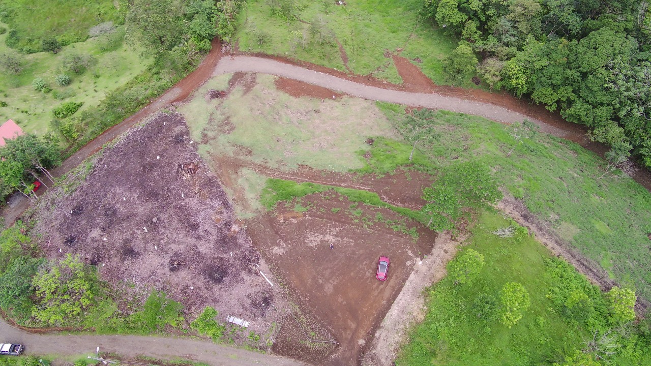 Beautiful 5502 m2 (1.35 Acre) Lolt with Amazing Lake Arenal Views in El Aguacate photo 8