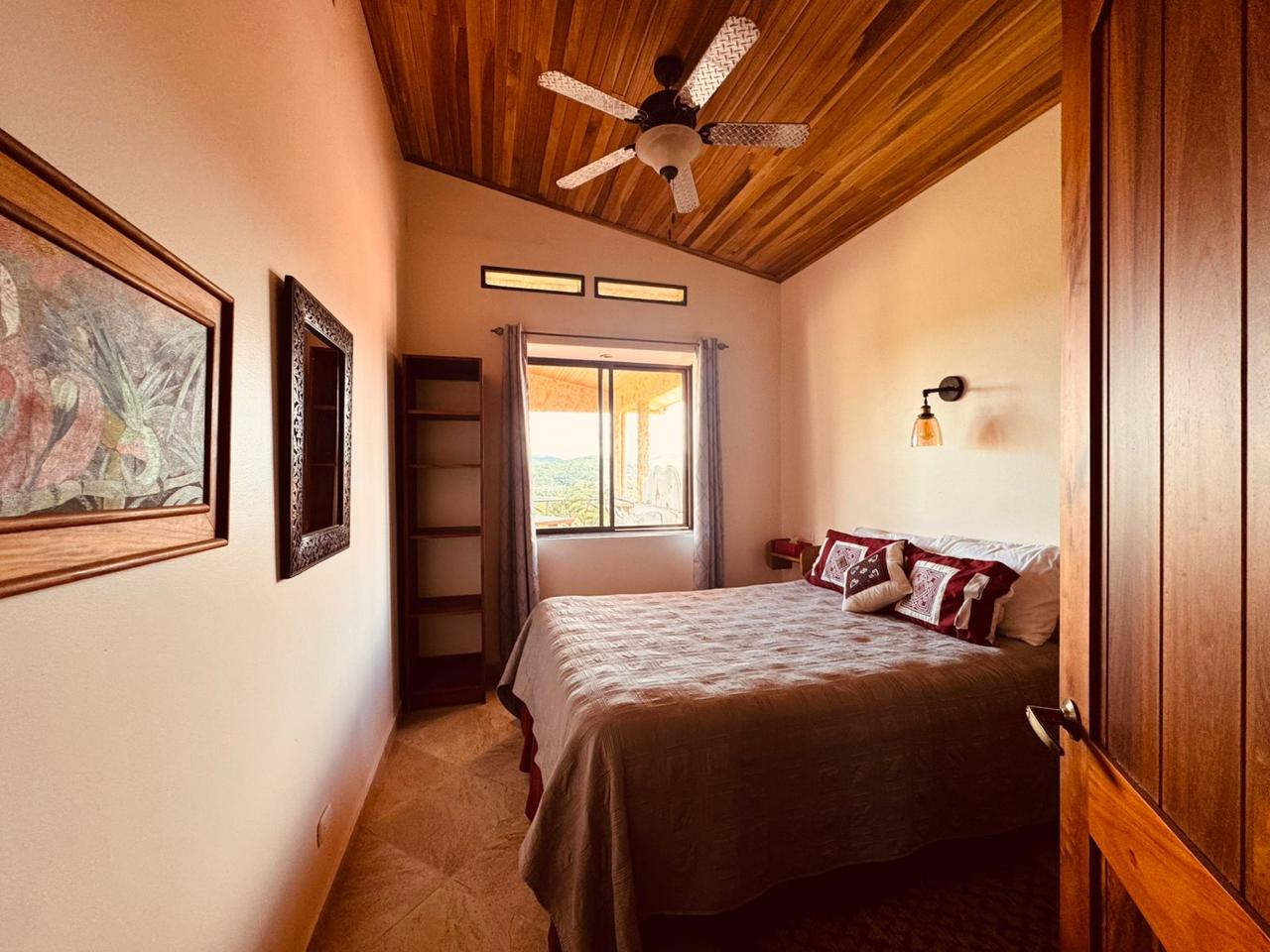 Lake & Volcano View Estate with Pool, Jacuzzi & Apt In El Aguacate photo 15