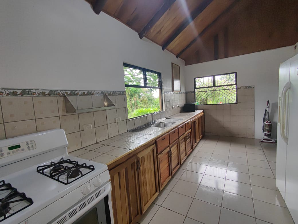 Beautiful, 2 Story, 3BD, 1BA A-Frame Home with Lake and Volcano Views- Nuevo Arenal photo 7