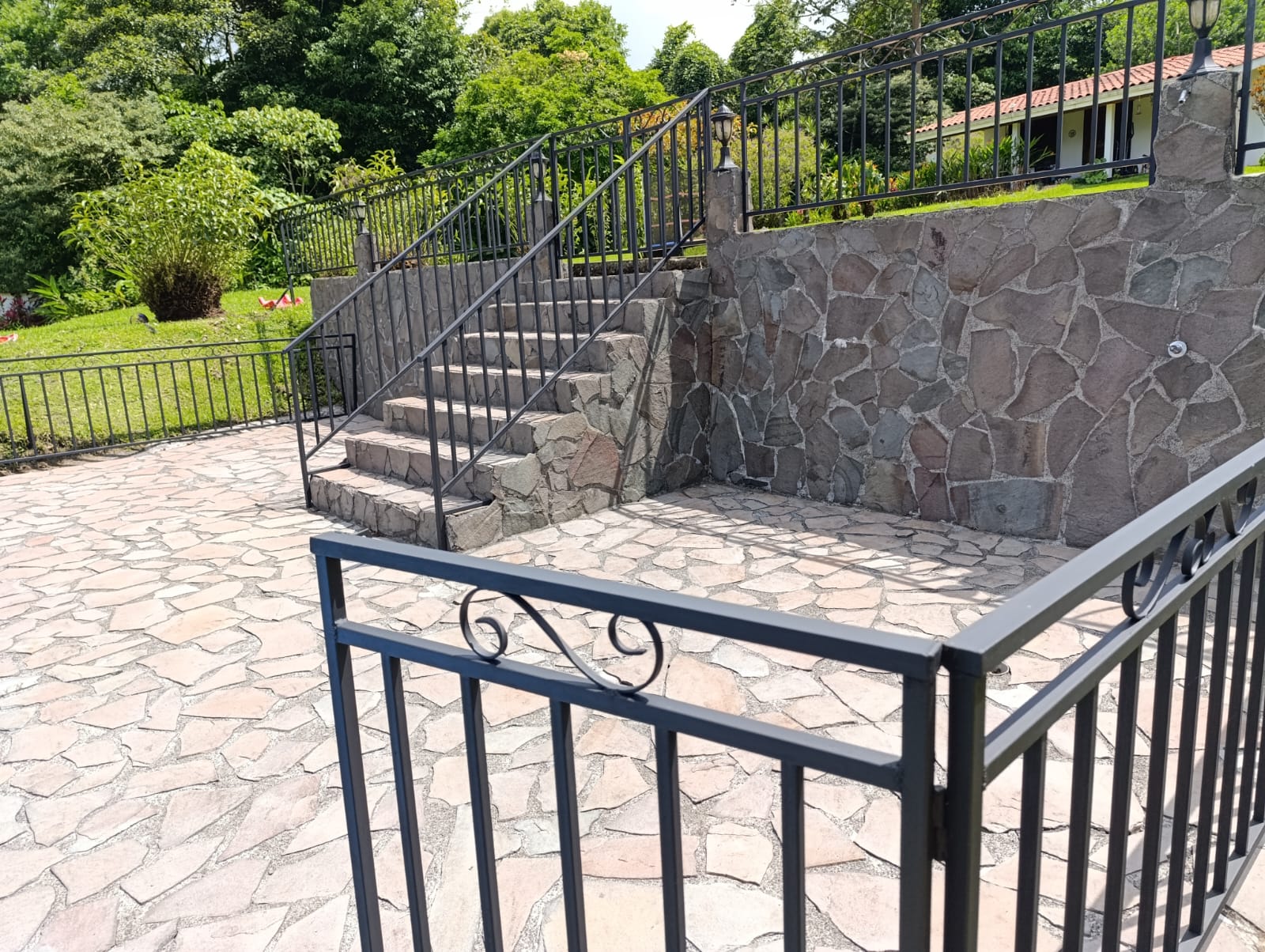 Beautiful 3 BD 2 BA Home in a 8 Acre Lot with Pool and Lake View photo 25