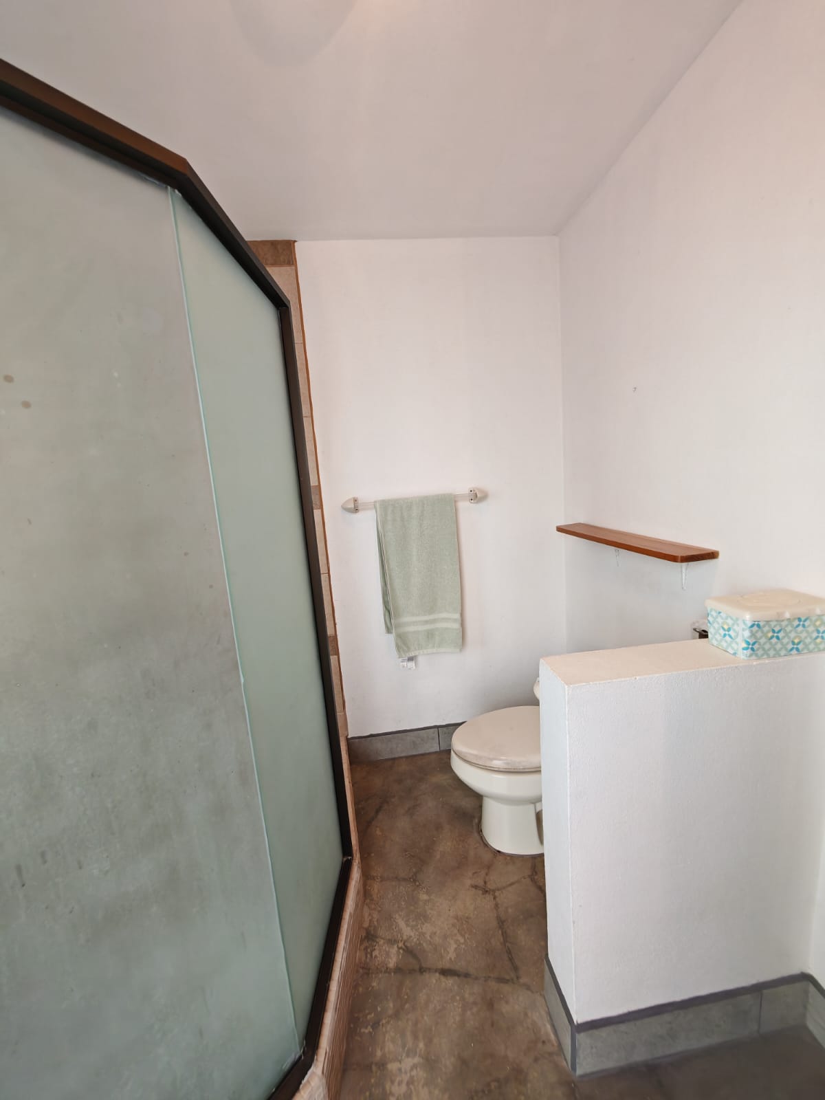 Charming 2BR Home + 1BR Casita on 1,000 m² Lot with Volcano & Lake Views photo 21