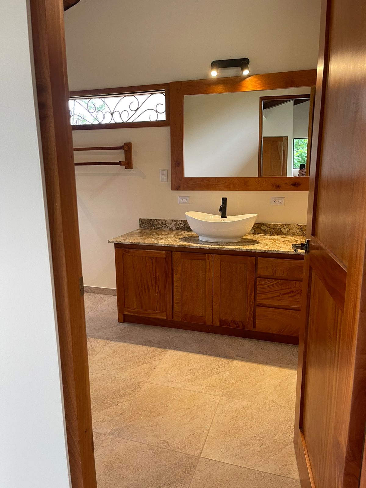 Charming 132 m² Home on 5,000 m² Lot w/ Creek in a Gated Community photo 23