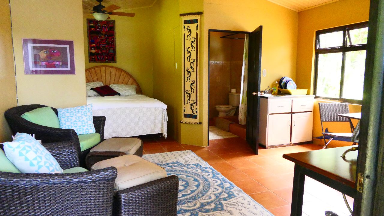 A very unique 1 Bedroom/1 Bathroom Boat House with lake access photo 10