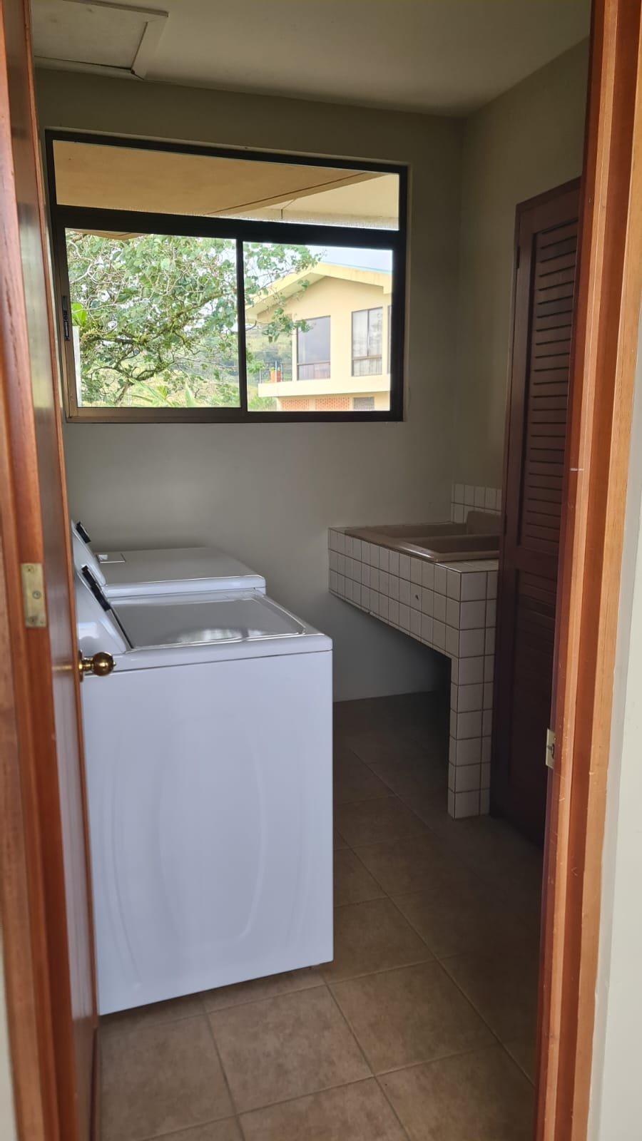 Beautiful 3 Bedroom, 2 Bathroom Furnished Home in El Aguacate photo 18