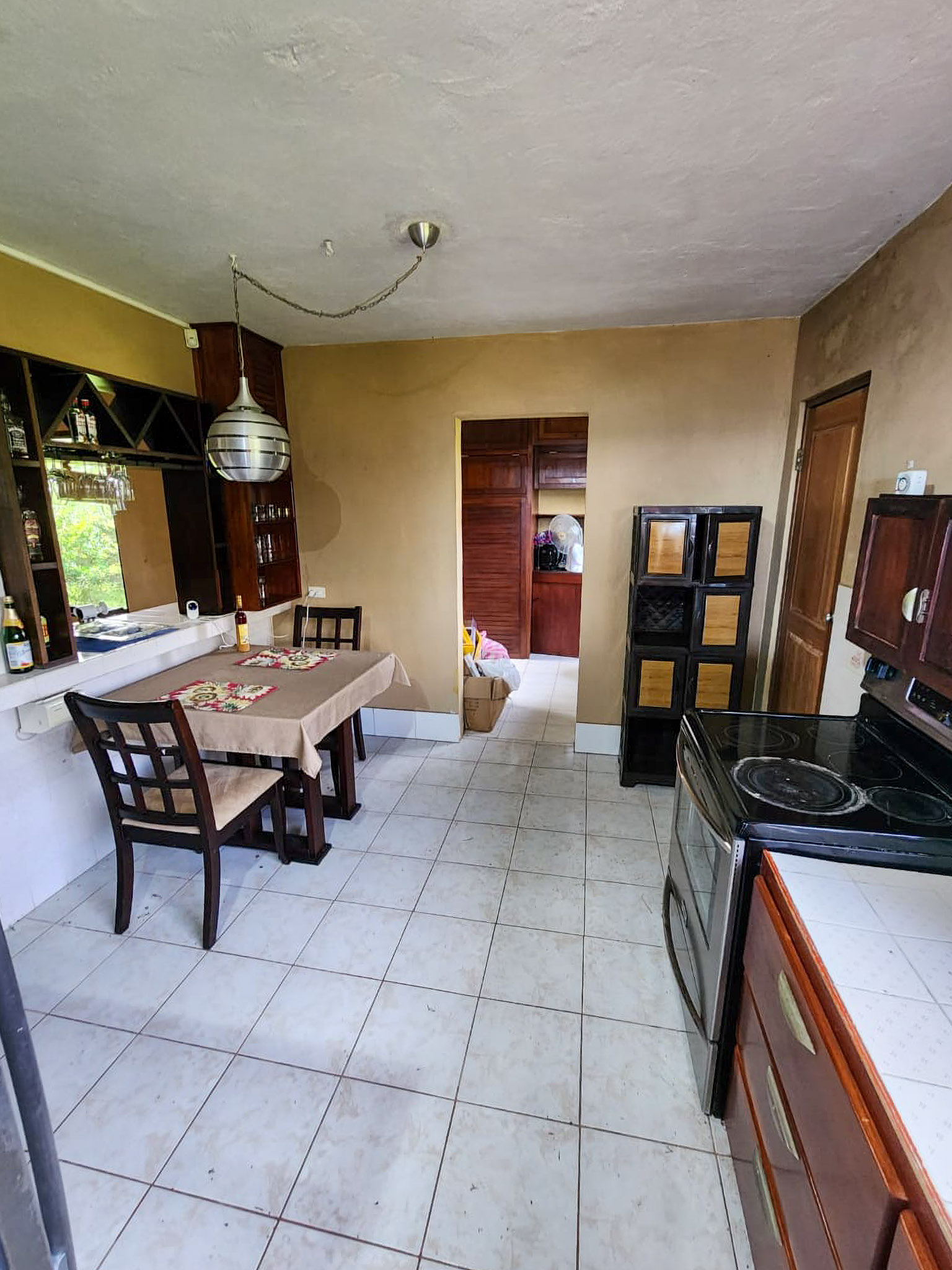 Lake view Residence 6 BD/5BA with Commercial Opportunity photo 6