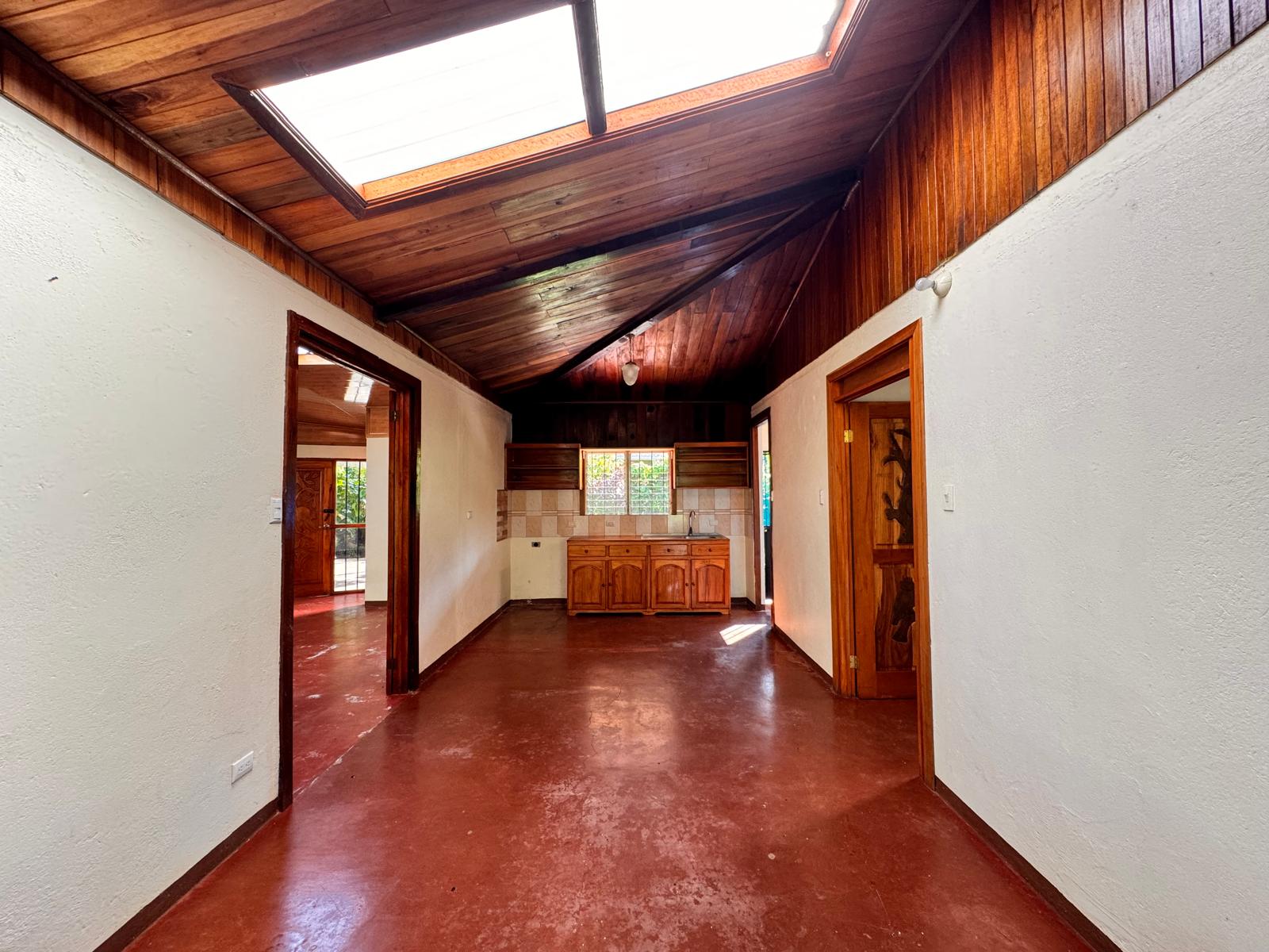 Charming 3 Bedroom 2 Bathroom Home in Nuevo Arenal photo 10