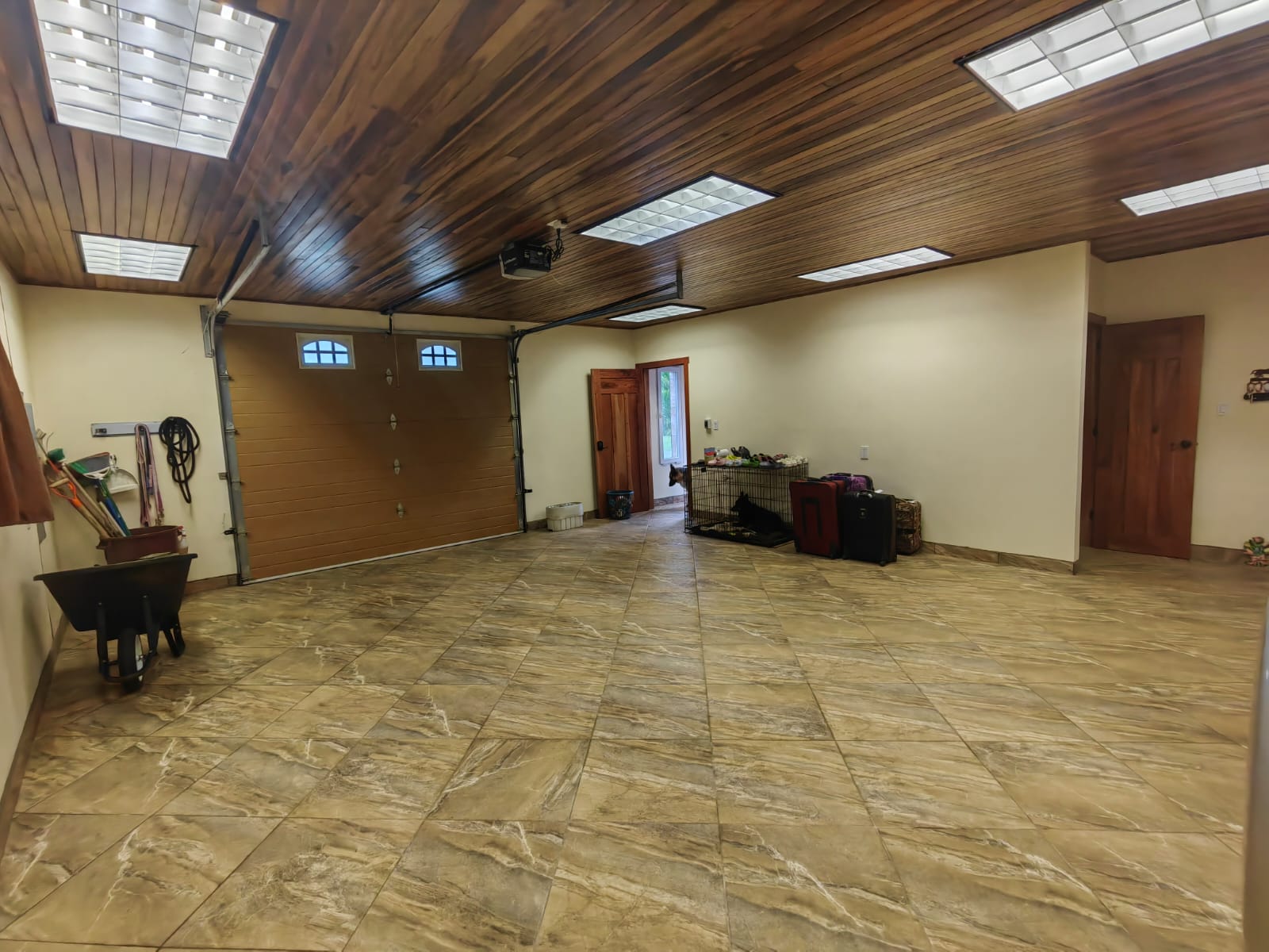 Luxury, Lake & Volcano View, 2BD/3BA Home in Gated Commuinty+1BD/1BA Apt photo 25