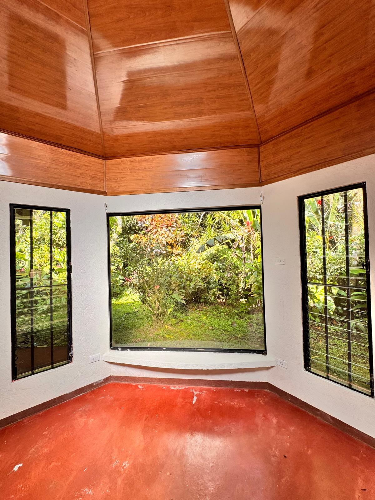 Charming 3 Bedroom 2 Bathroom Home in Nuevo Arenal photo 9