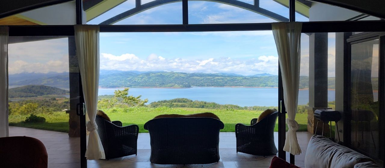 Luxury 2 Bedroom / 2 Bathroom Home W/  Stunning Lake & Volcano Views photo 36