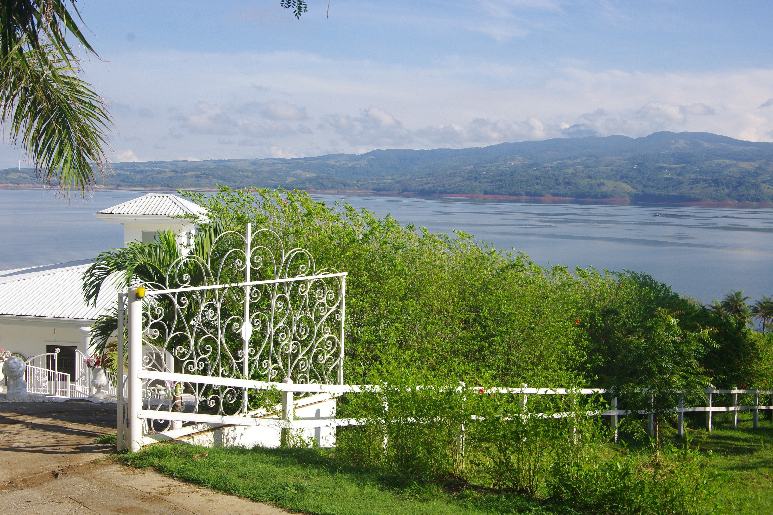 Luxury 7.41 Acre Estate 13 BD 10 BA w/ beautiful views of Lake Arenal & the Volcano  photo 59