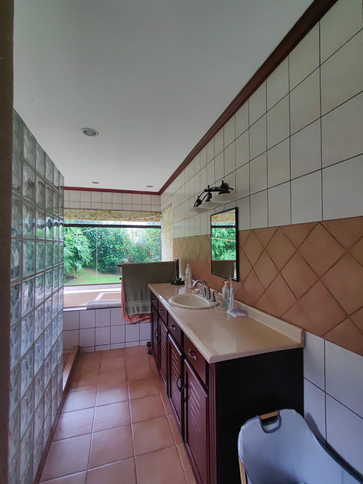 Sprawling, 2 BD/2 BA Home+Office+Apt+Stables+Green House in Tronadora photo 25