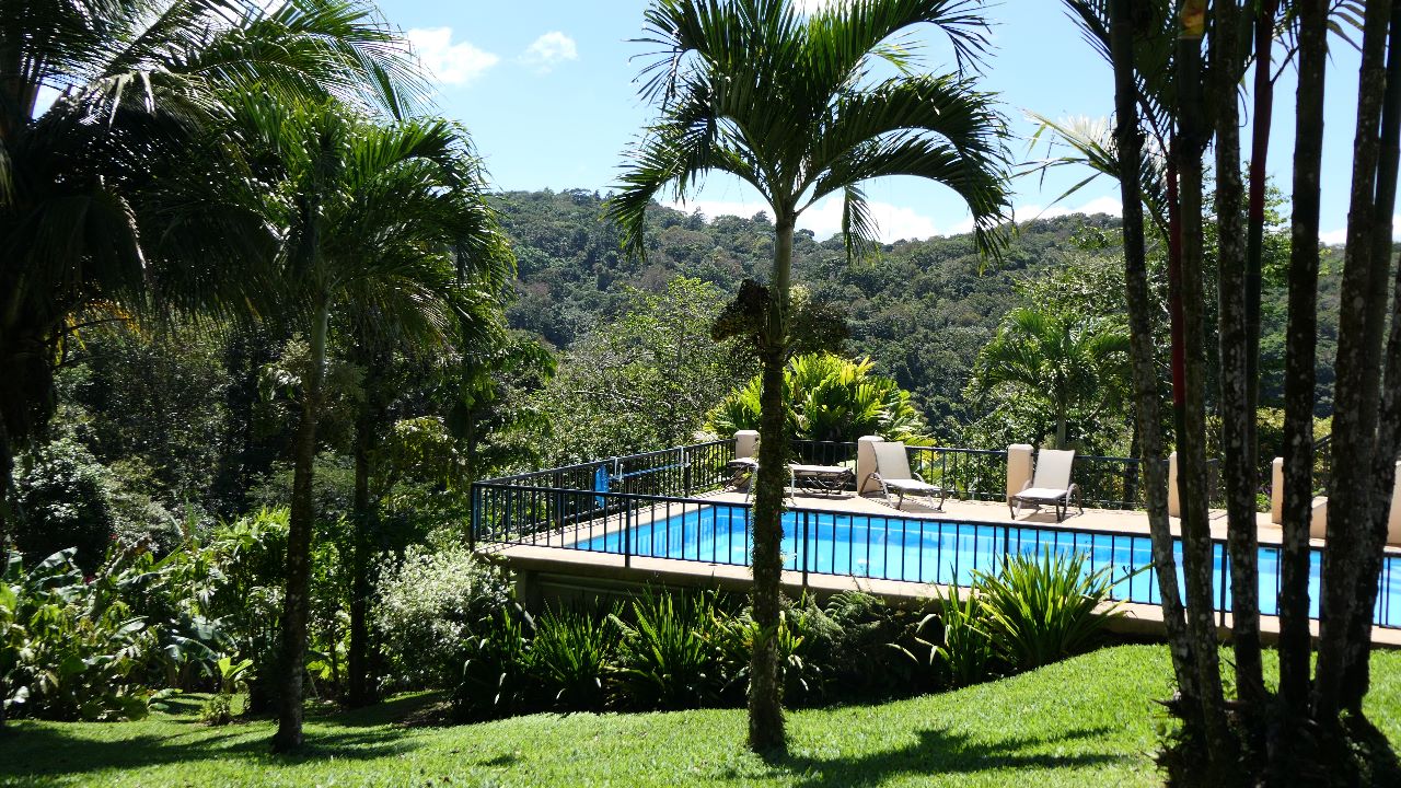 A new beautiful 2 BD/2 BA lake, volcano & rain forest view Casita  photo 20