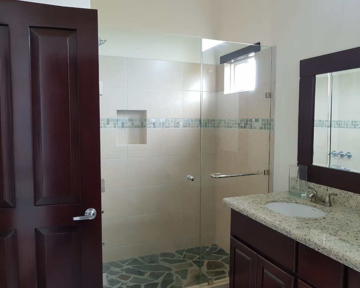 Stunning 374 m² 3BD 3BA Home with Expansive Lake and Volcano Views photo 24