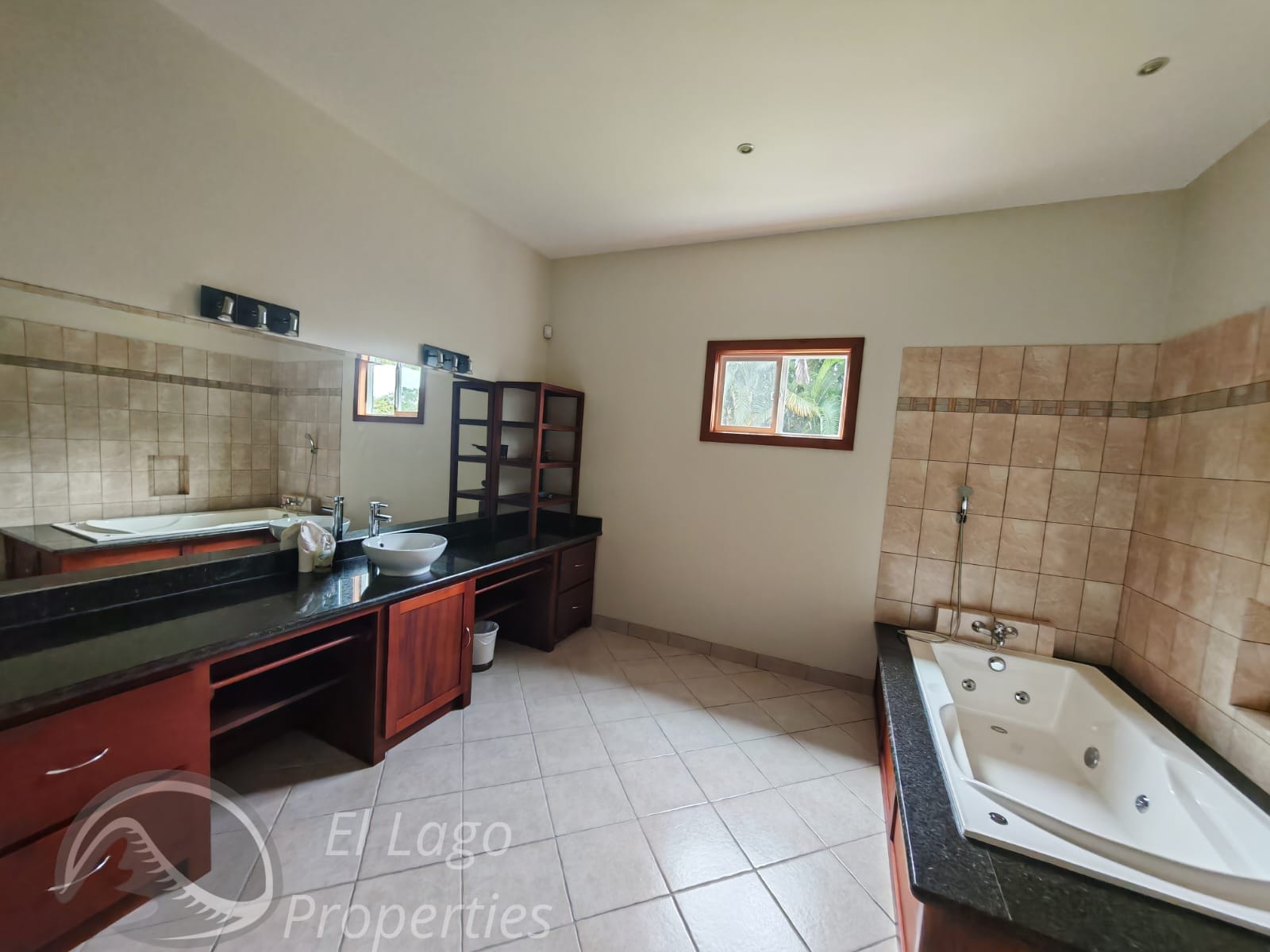 Luxurious Home 4 BD 4 BA With Amazing Lake Views In Nuevo Arenal  photo 33