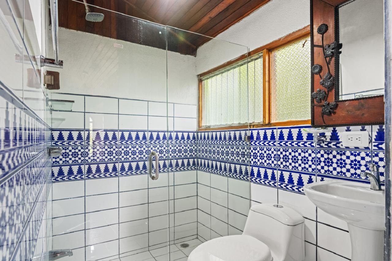 Luxury 19-Bedroom Property with Pools, Gardens & Stunning Ocean Views photo 41