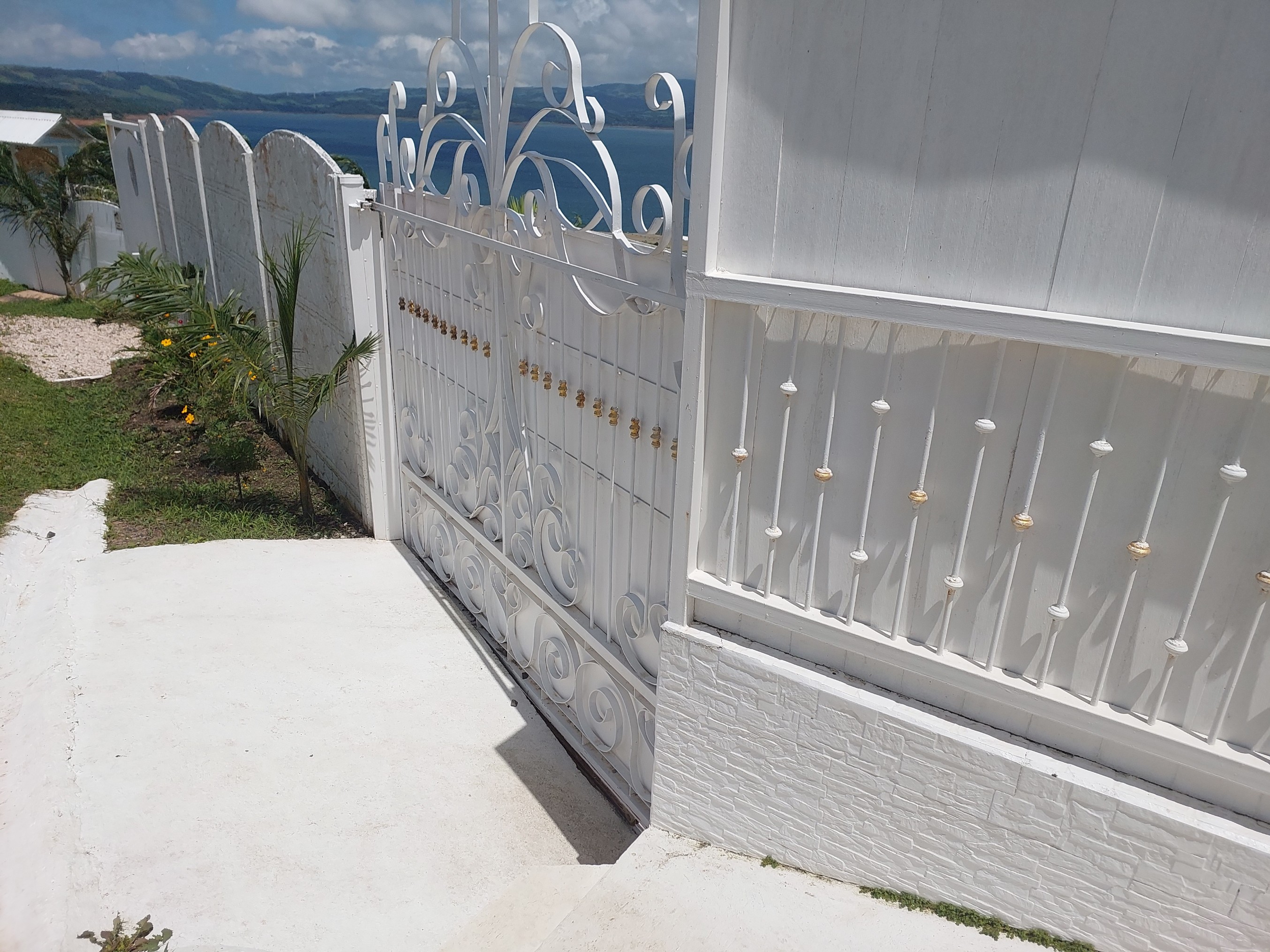 Luxury 7.41 Acre Estate 13 BD 10 BA w/ beautiful views of Lake Arenal & the Volcano  photo 74