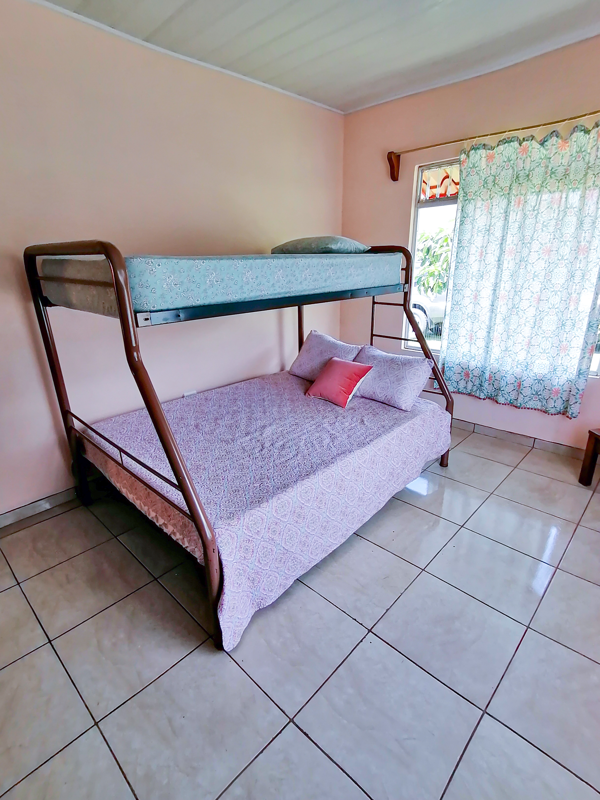 Cozy, 3BD/1BA House walking Distance to Downtown Nuevo Arenal photo 12