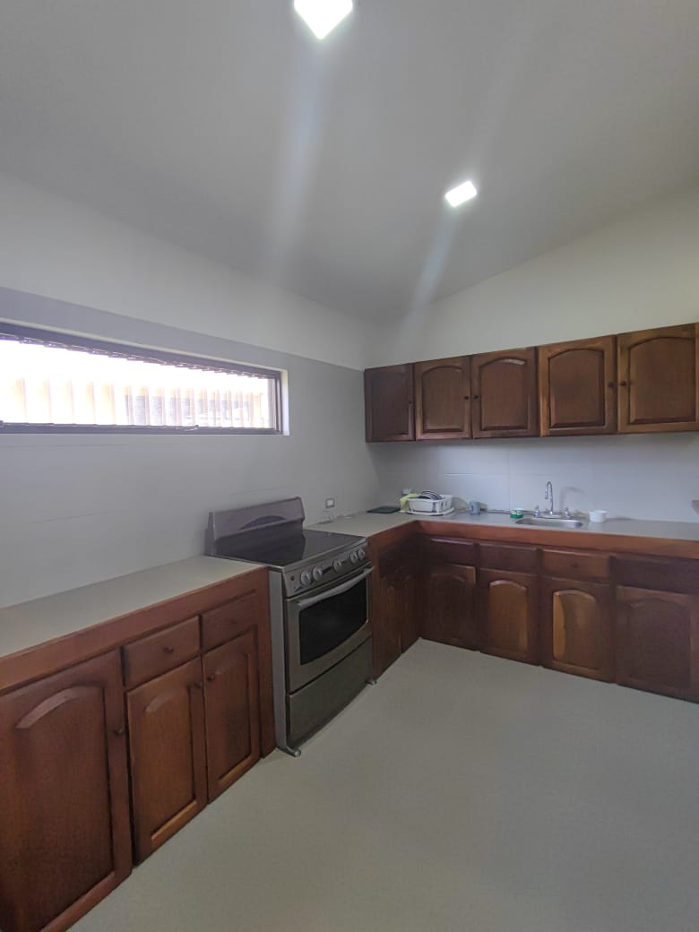 Lovely 3BD, 2BA Lake & Volcano View Home Walking Distance to Everything photo 9