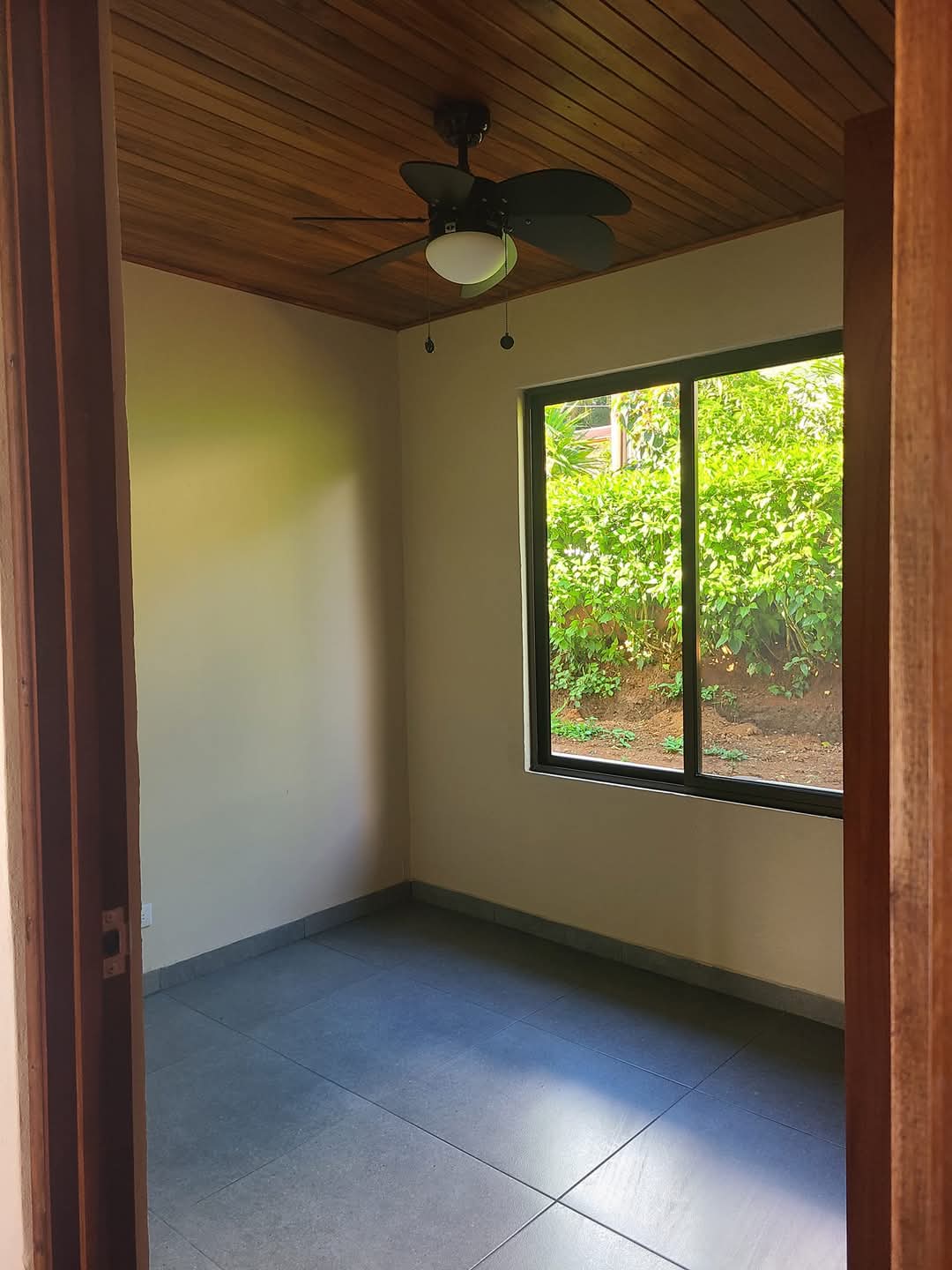 Charming Home 2BD 1BA in a Quiet Neighborhood Near Lake Arenal Park  photo 13