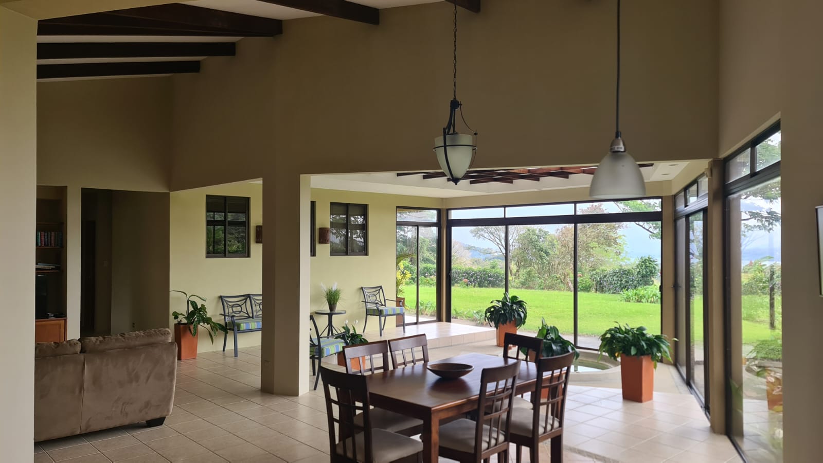  Beautiful 3 Bedroom 2 Bathroom Furnished Home in El Aguacate photo 7