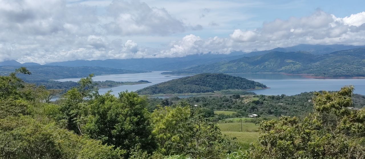 A brand-new luxury 2 BD/2 BA lake, volcano, & mountain view home  photo 44