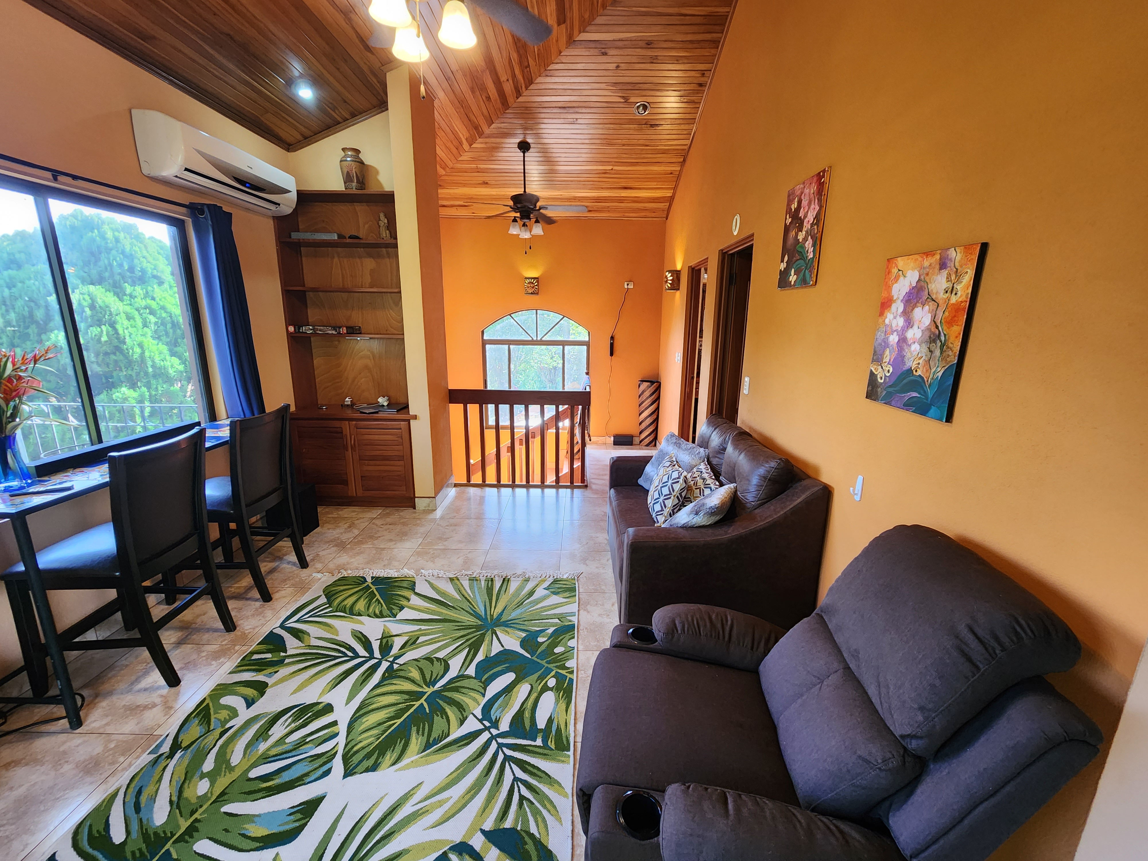 Beautiful 3 BD 2 BA Home in a 8 Acre Lot with Pool and Lake View photo 6