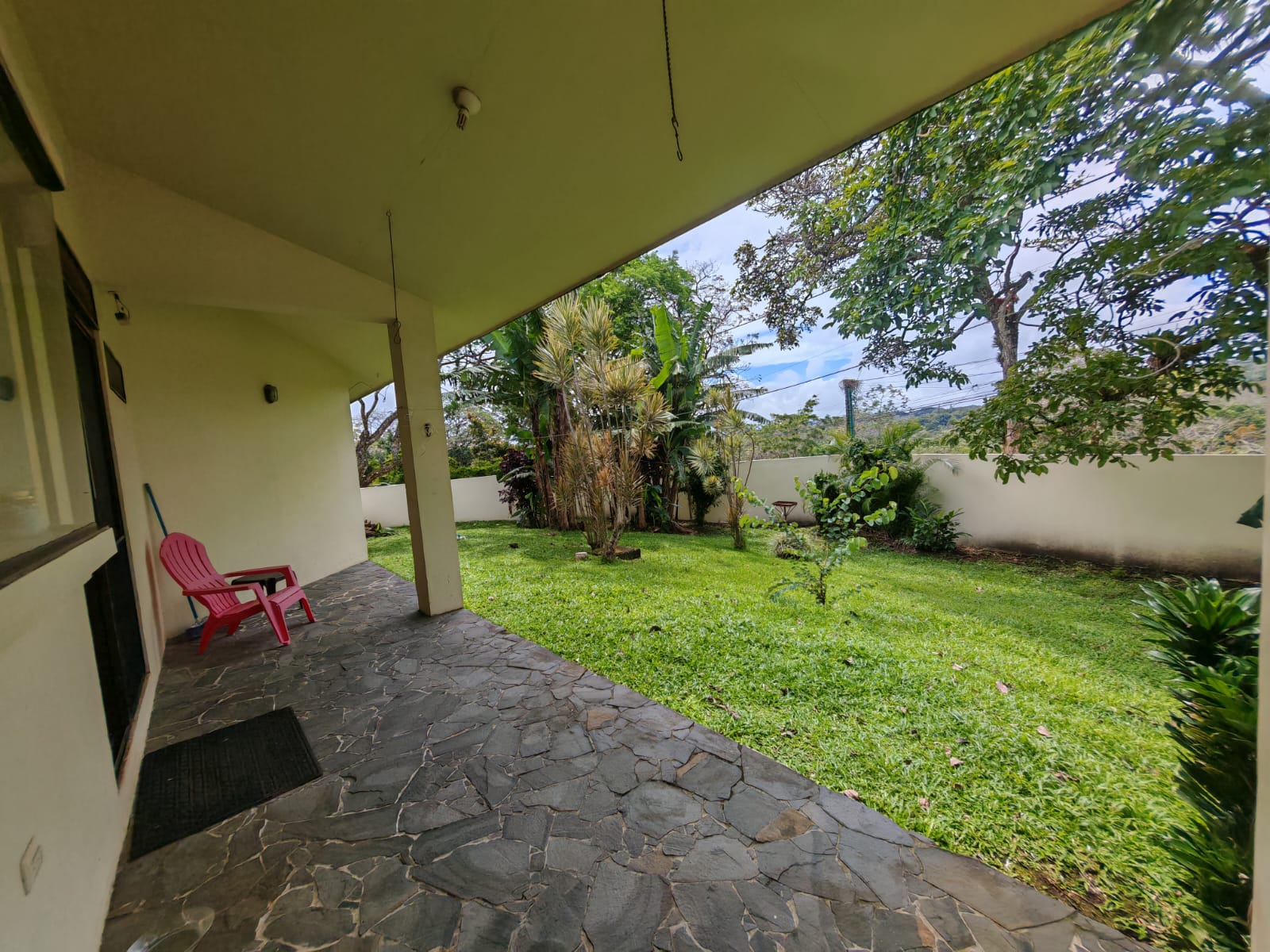 Charming 2BR Home + 1BR Casita on 1,000 m² Lot with Volcano & Lake Views photo 30