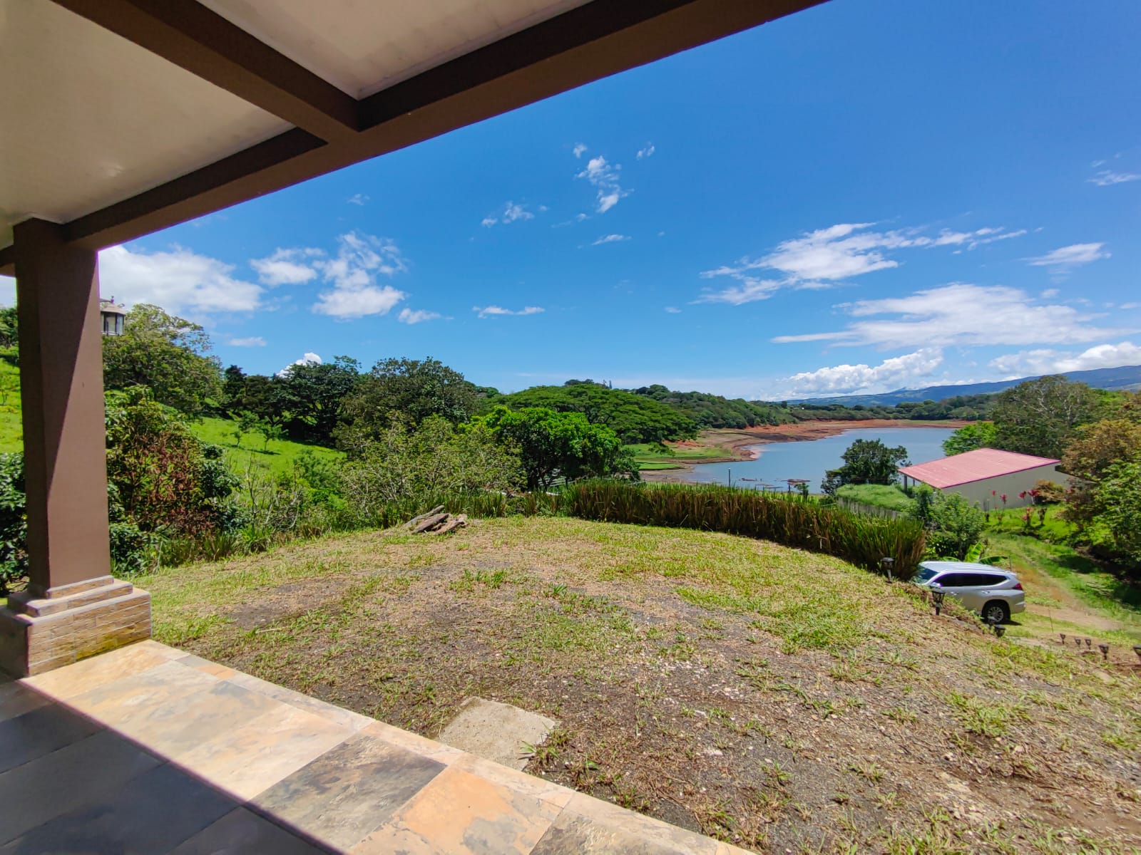 Charming 2BD, 1.5 BA LAKE VIEW Home Just Steps from Lake Shore in Tronadora  photo 7