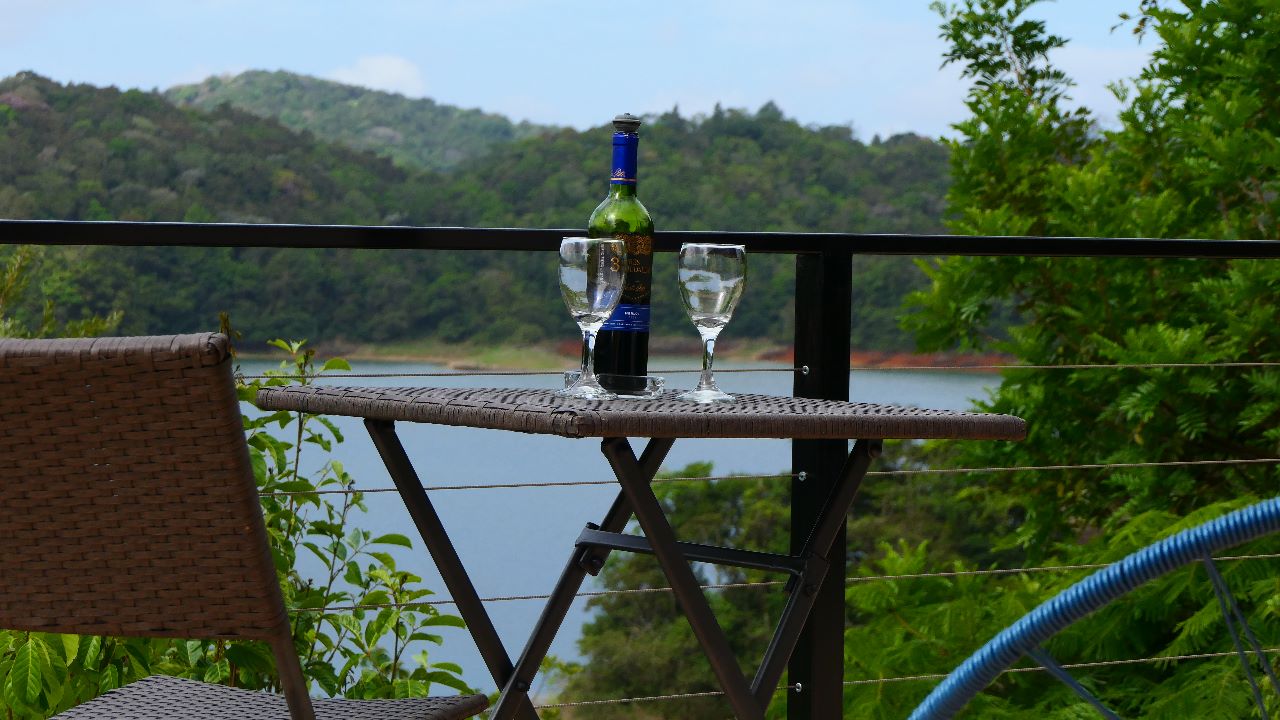 A new beautiful 2 BD/2 BA lake, volcano & rain forest view Casita  photo 31