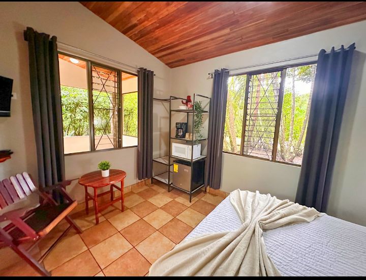 Commercial property: main house + 5 cabins + greenhouse + stable in Cinco Esquinas  photo 36