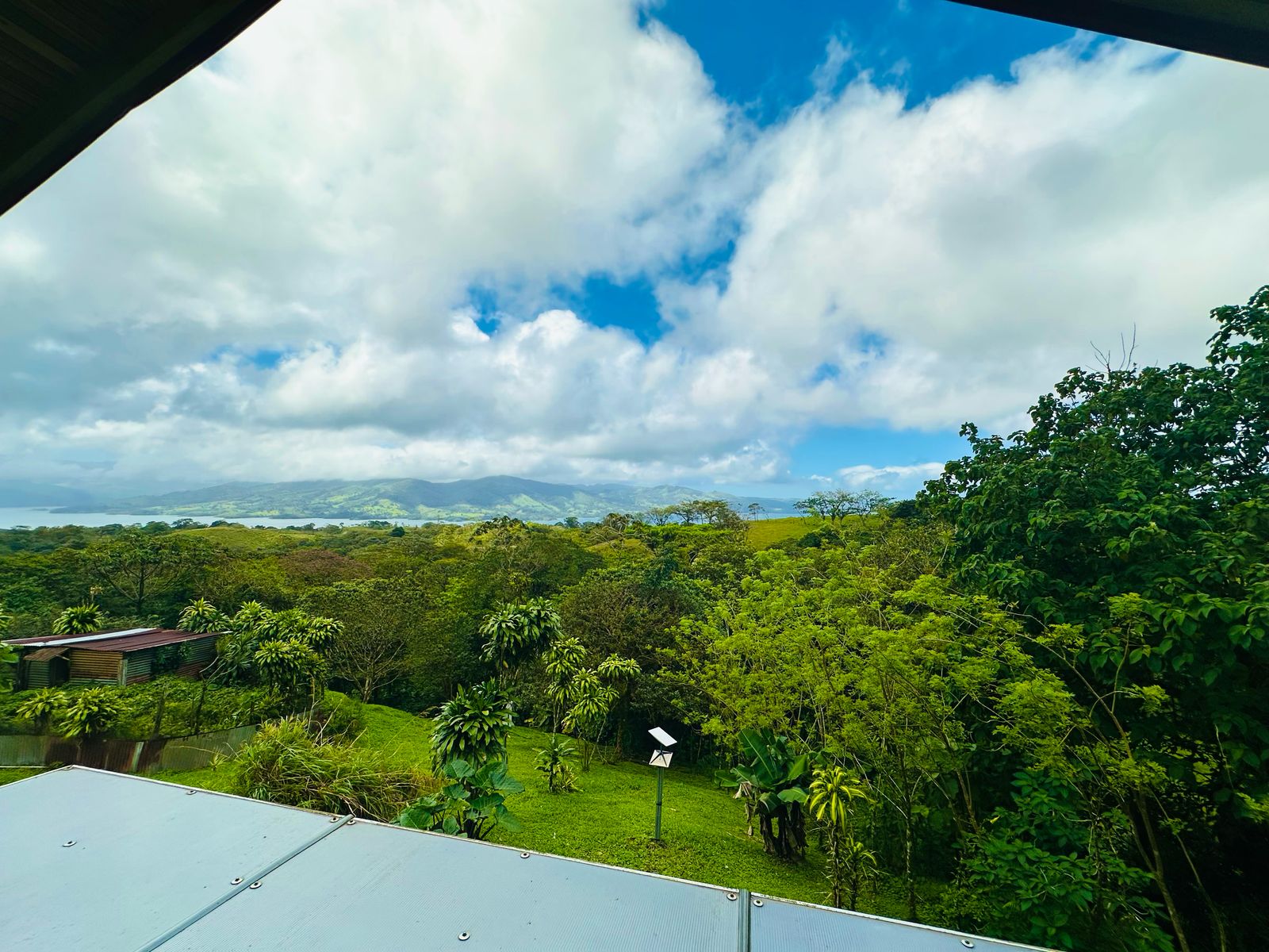 Newly 1 Bedroom 2 Bathroom Home with Lake and Volcano View  photo 23