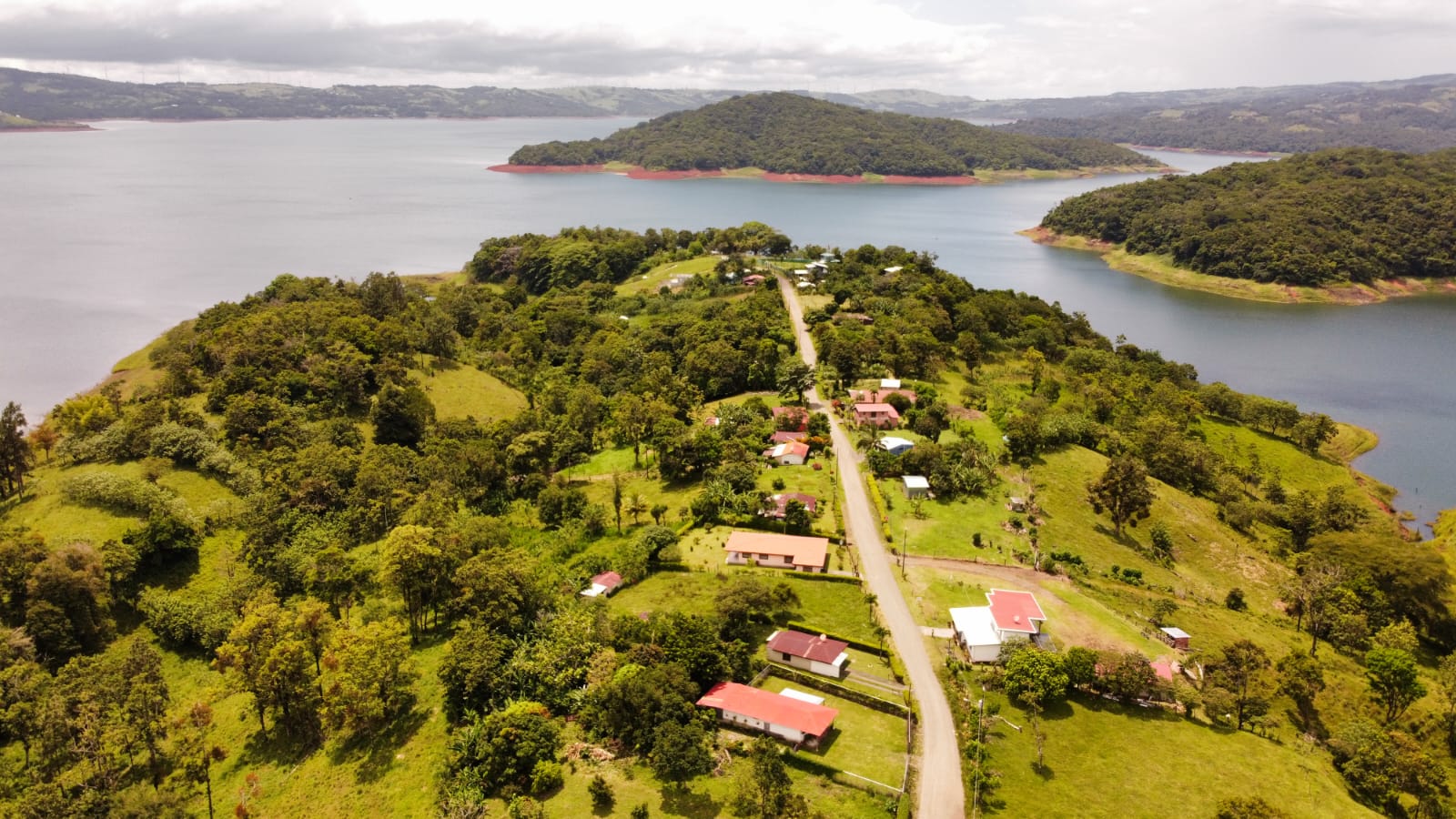 Spacious Home 2Bedrooms 2Bathrooms with Lake Acess in Arenal photo 15